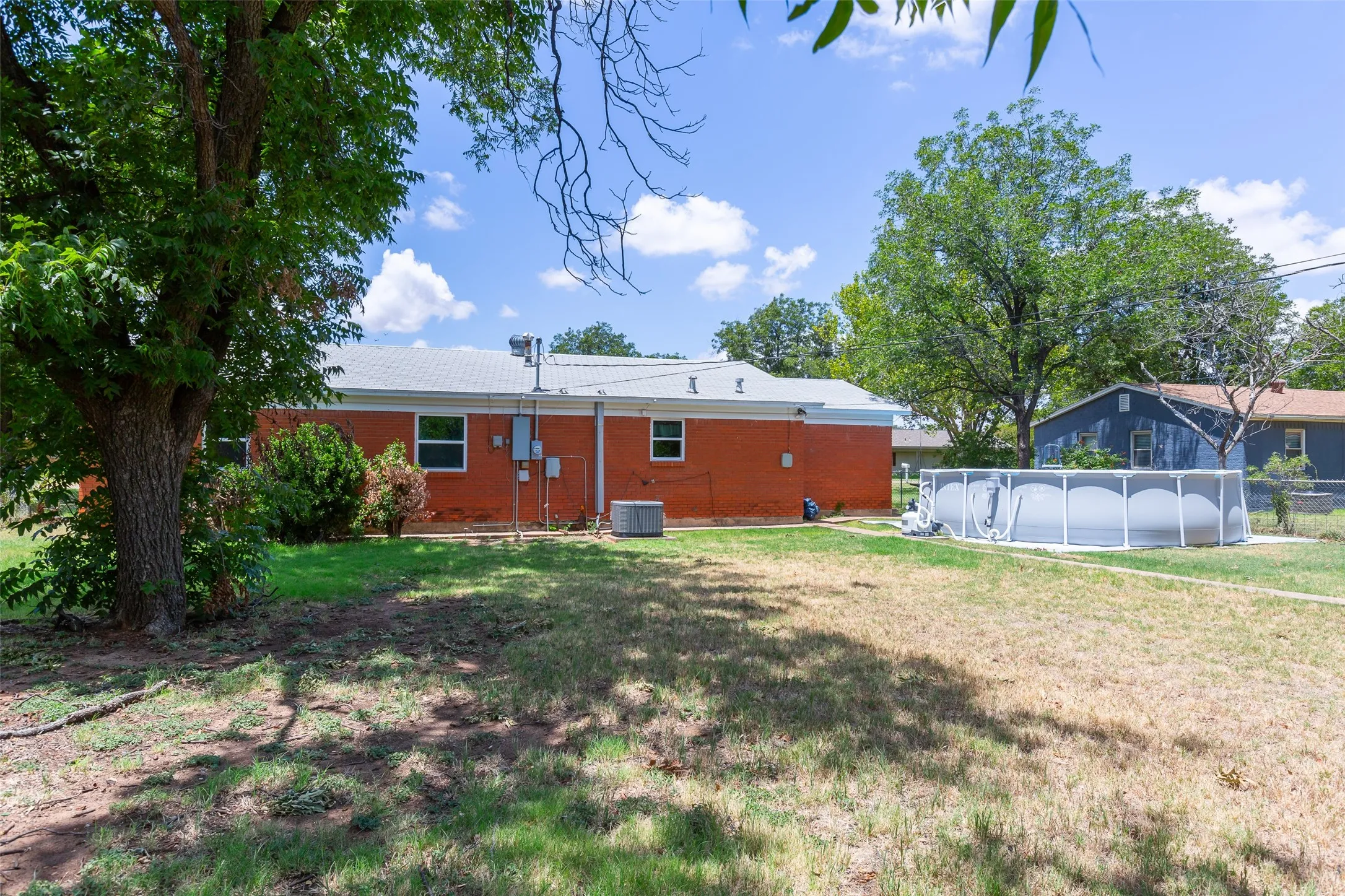 Single Family Residence For Sale in Haskell County , 1702 N Avenue G, Haskell, Texas 79521, 3 Bedroom, 2 Bathroom, 1 Garage spaces, 1,144 Sqft, built in 1958, mls#21331744, Real Estate Agent in Haskell, Homes For Sale in Haskell county, Homes For Sale in Haskell, Realtor in Haskell Texas, Real Estate Brokerage Independent Realty Texas, Luminita Cordes Realtor