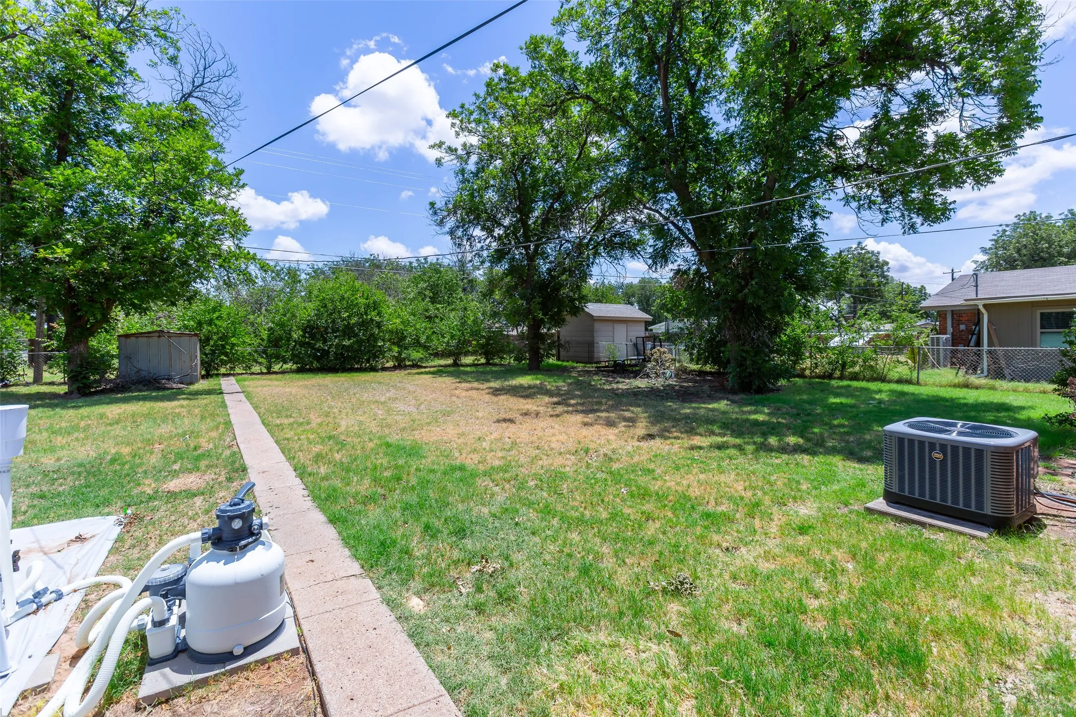Single Family Residence For Sale in Haskell County , 1702 N Avenue G, Haskell, Texas 79521, 3 Bedroom, 2 Bathroom, 1 Garage spaces, 1,144 Sqft, built in 1958, mls#21331744, Real Estate Agent in Haskell, Homes For Sale in Haskell county, Homes For Sale in Haskell, Realtor in Haskell Texas, Real Estate Brokerage Independent Realty Texas, Luminita Cordes Realtor