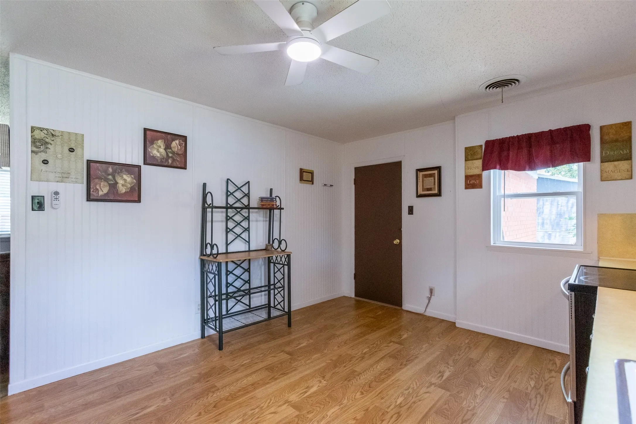 Single Family Residence For Sale in Haskell County , 1702 N Avenue G, Haskell, Texas 79521, 3 Bedroom, 2 Bathroom, 1 Garage spaces, 1,144 Sqft, built in 1958, mls#21331744, Real Estate Agent in Haskell, Homes For Sale in Haskell county, Homes For Sale in Haskell, Realtor in Haskell Texas, Real Estate Brokerage Independent Realty Texas, Luminita Cordes Realtor
