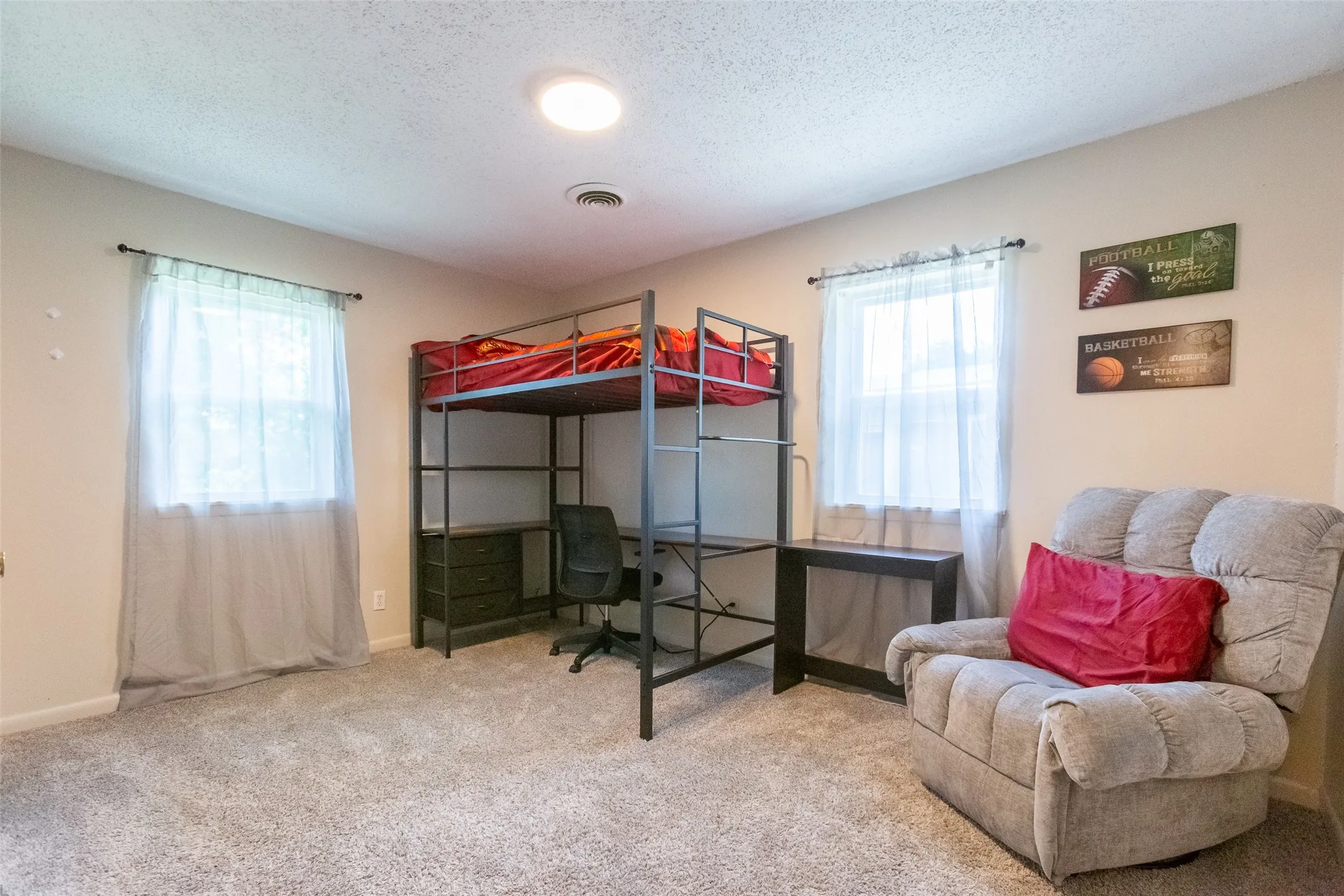 Single Family Residence For Sale in Haskell County , 1702 N Avenue G, Haskell, Texas 79521, 3 Bedroom, 2 Bathroom, 1 Garage spaces, 1,144 Sqft, built in 1958, mls#21331744, Real Estate Agent in Haskell, Homes For Sale in Haskell county, Homes For Sale in Haskell, Realtor in Haskell Texas, Real Estate Brokerage Independent Realty Texas, Luminita Cordes Realtor