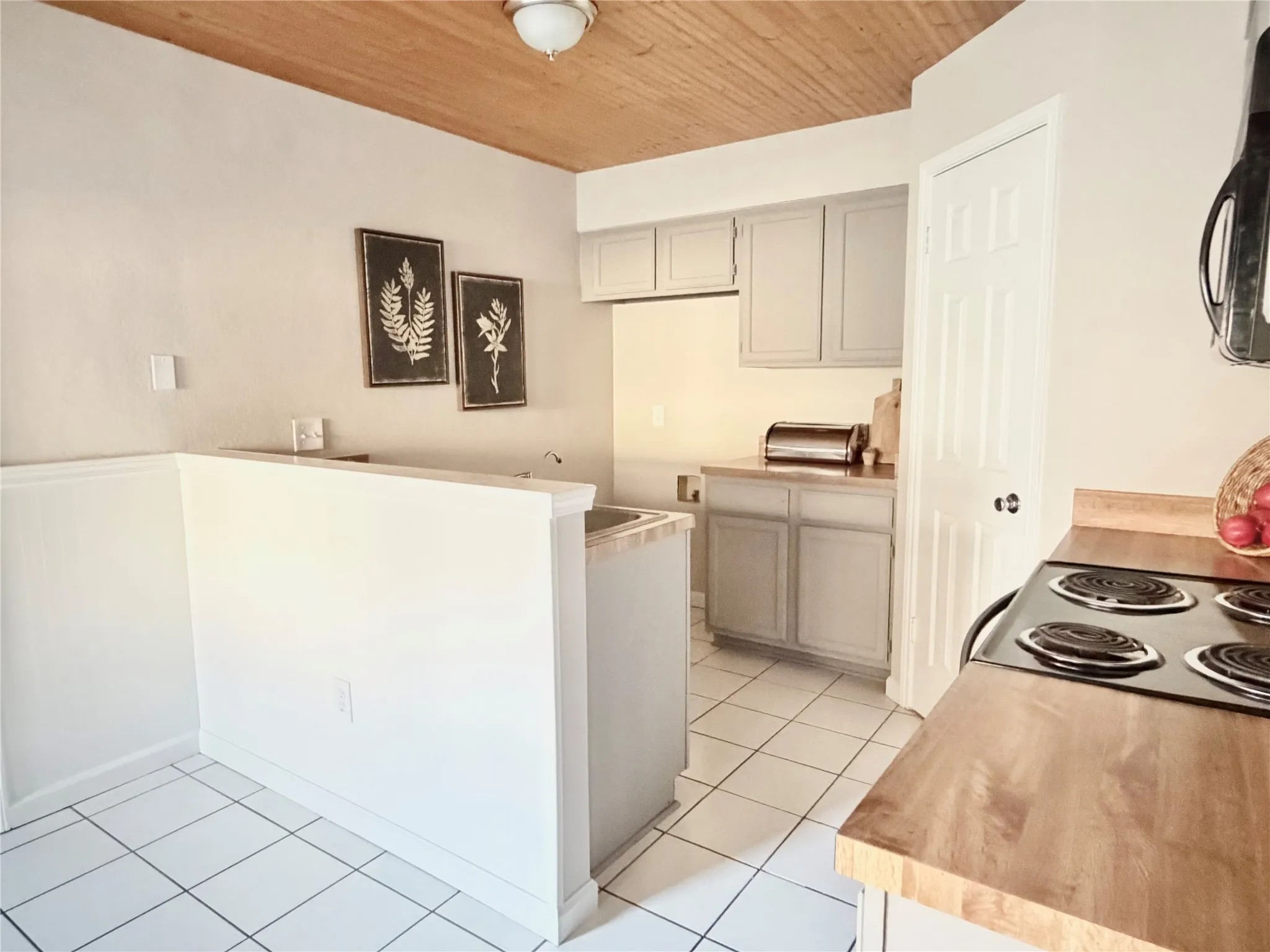 Single Family Residence For Sale in Collin County , 211 E Stone Circle, Wylie, Texas 75098, 3 Bedroom, 2 Bathroom, 2 Garage spaces, 1,218 Sqft, built in 1987, mls#21332608, Real Estate Agent in Wylie, Homes For Sale in Collin county, Homes For Sale in Wylie, Realtor in Wylie Texas, Real Estate Brokerage Independent Realty Texas, Luminita Cordes Realtor