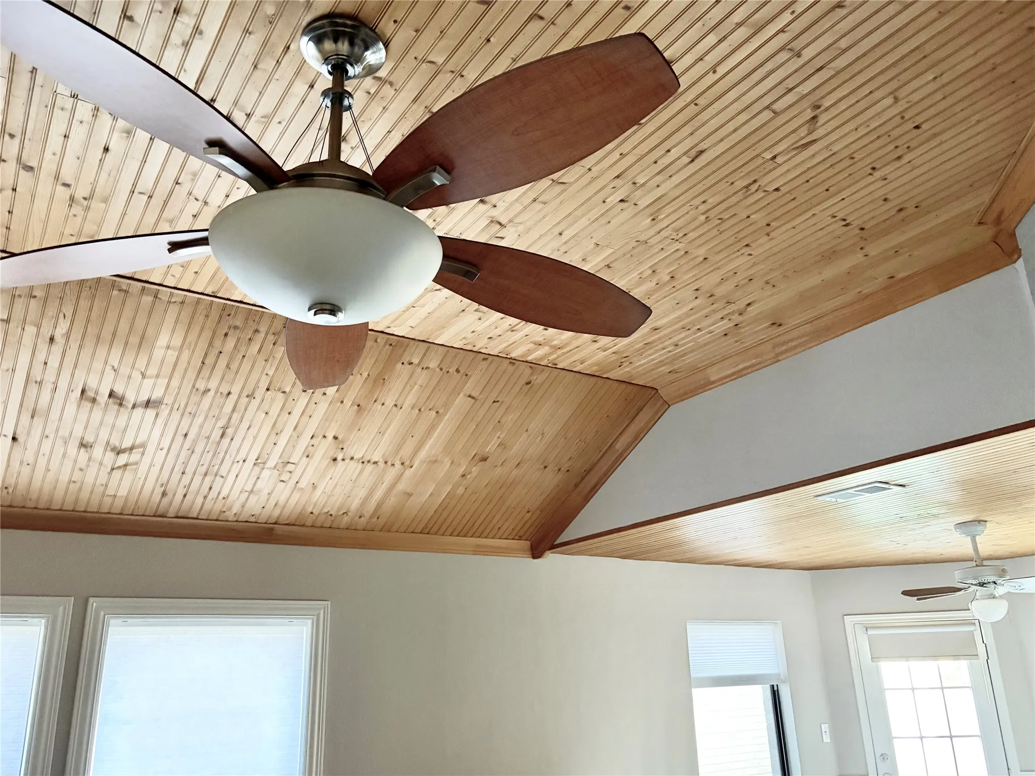 Single Family Residence For Sale in Collin County , 211 E Stone Circle, Wylie, Texas 75098, 3 Bedroom, 2 Bathroom, 2 Garage spaces, 1,218 Sqft, built in 1987, mls#21332608, Real Estate Agent in Wylie, Homes For Sale in Collin county, Homes For Sale in Wylie, Realtor in Wylie Texas, Real Estate Brokerage Independent Realty Texas, Luminita Cordes Realtor
