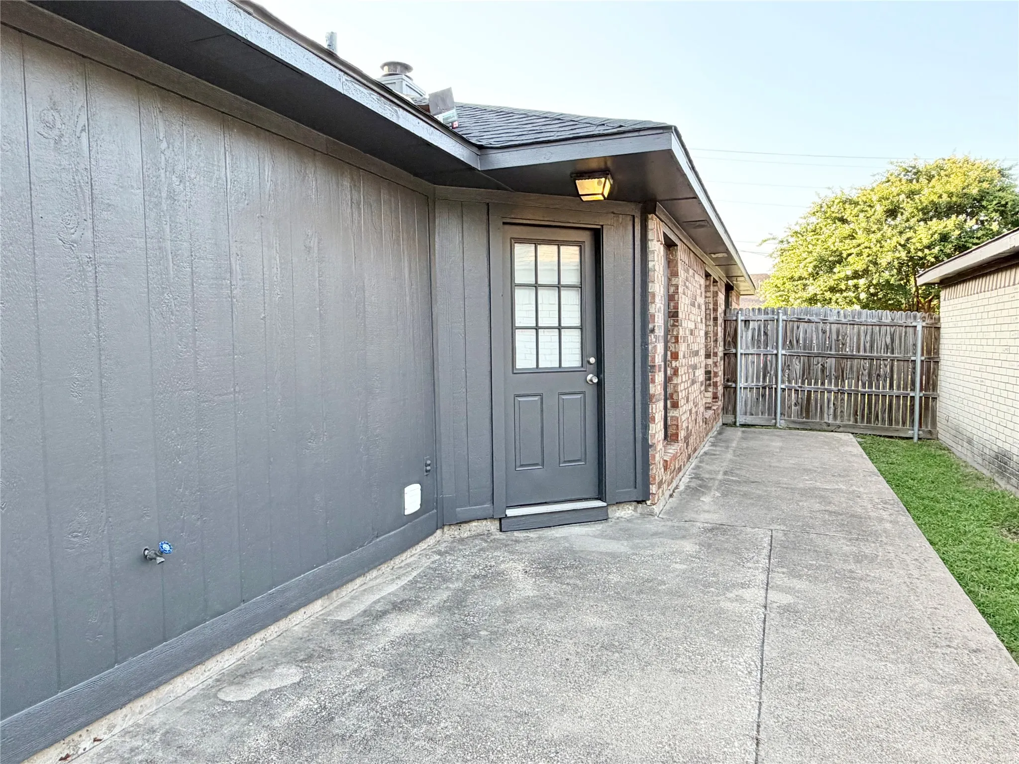 Single Family Residence For Sale in Collin County , 211 E Stone Circle, Wylie, Texas 75098, 3 Bedroom, 2 Bathroom, 2 Garage spaces, 1,218 Sqft, built in 1987, mls#21332608, Real Estate Agent in Wylie, Homes For Sale in Collin county, Homes For Sale in Wylie, Realtor in Wylie Texas, Real Estate Brokerage Independent Realty Texas, Luminita Cordes Realtor