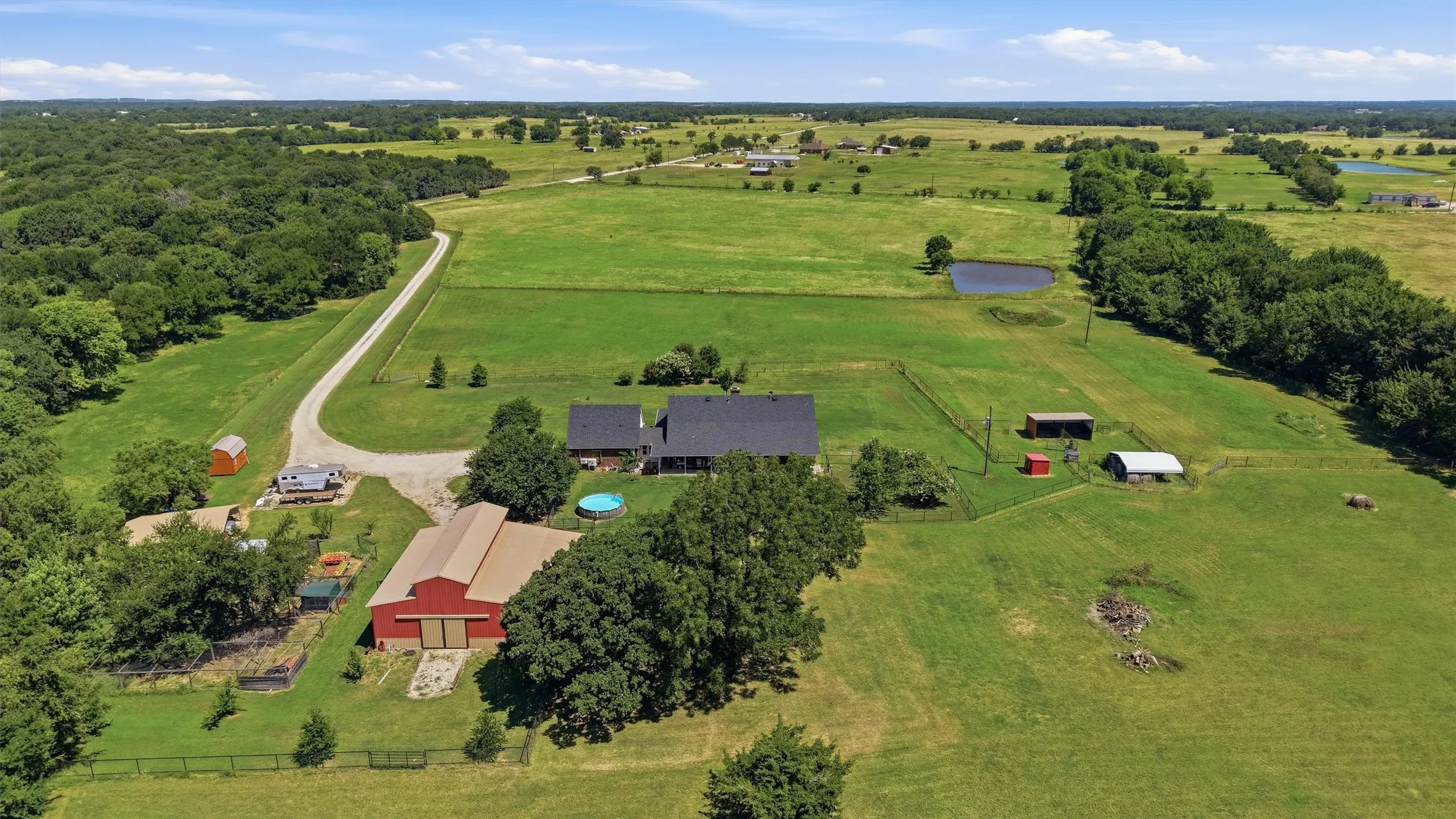 Single Family Residence For Sale in Cooke County , 1226 County Road 243, Collinsville, Texas 76233, 5 Bedroom, 3 Bathroom, 2 Garage spaces, 2,922 Sqft, built in 2000, mls#21332986, Real Estate Agent in Collinsville, Homes For Sale in Cooke county, Homes For Sale in Collinsville, Realtor in Collinsville Texas, Real Estate Brokerage Independent Realty Texas, Luminita Cordes Realtor