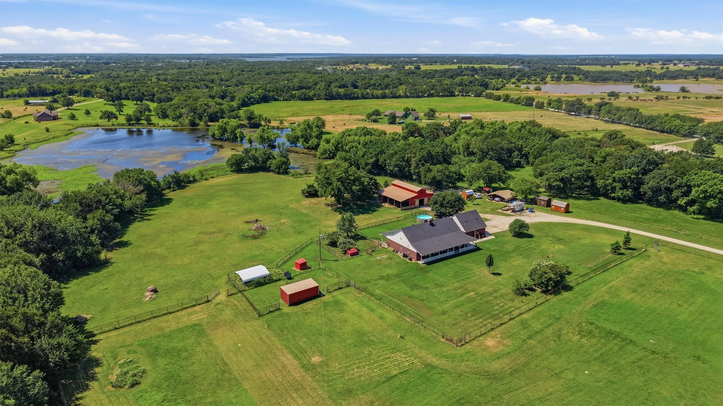 Single Family Residence For Sale in Cooke County , 1226 County Road 243, Collinsville, Texas 76233, 5 Bedroom, 3 Bathroom, 2 Garage spaces, 2,922 Sqft, built in 2000, mls#21332986, Real Estate Agent in Collinsville, Homes For Sale in Cooke county, Homes For Sale in Collinsville, Realtor in Collinsville Texas, Real Estate Brokerage Independent Realty Texas, Luminita Cordes Realtor