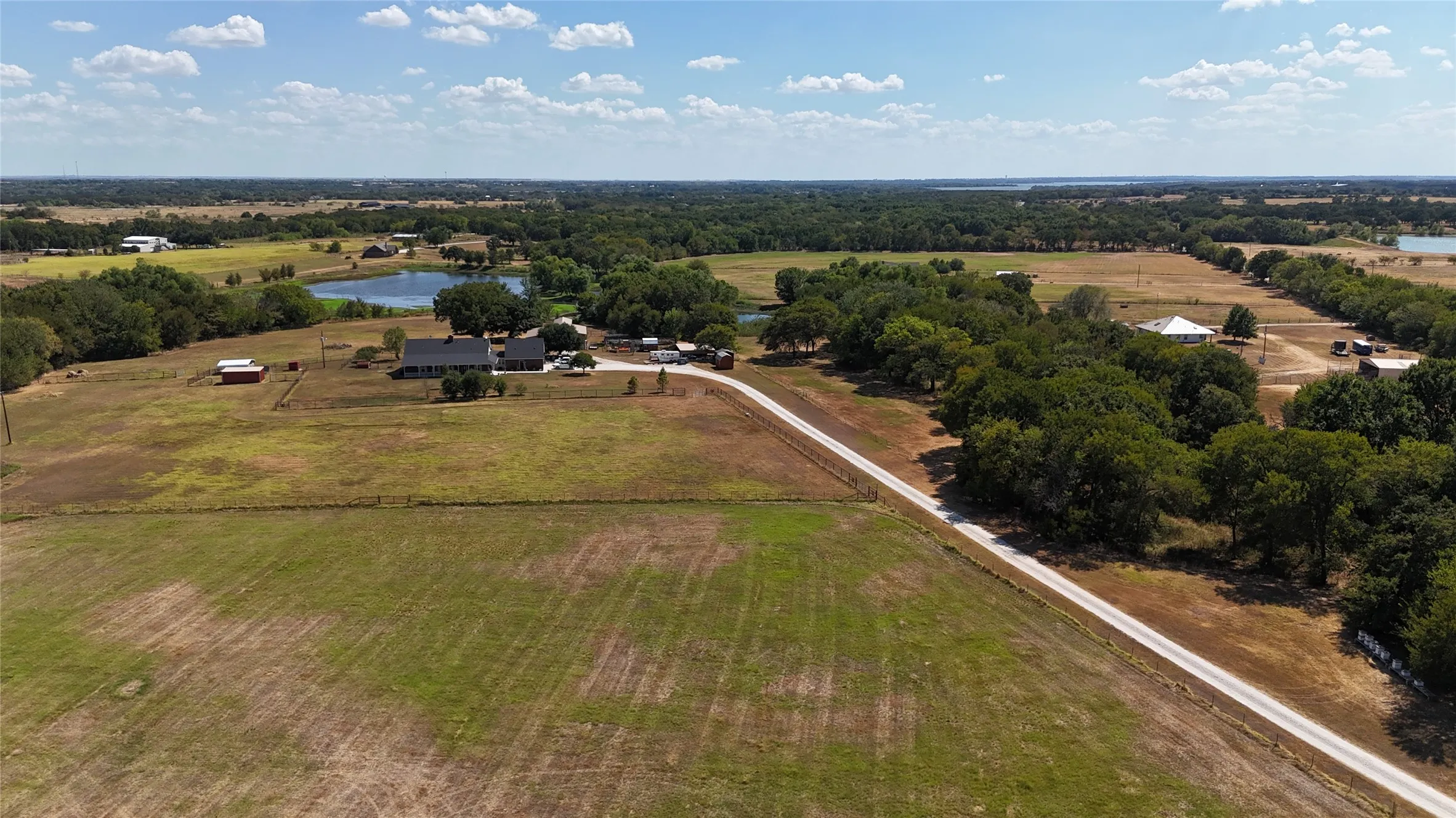 Single Family Residence For Sale in Cooke County , 1226 County Road 243, Collinsville, Texas 76233, 5 Bedroom, 3 Bathroom, 2 Garage spaces, 2,922 Sqft, built in 2000, mls#21332986, Real Estate Agent in Collinsville, Homes For Sale in Cooke county, Homes For Sale in Collinsville, Realtor in Collinsville Texas, Real Estate Brokerage Independent Realty Texas, Luminita Cordes Realtor
