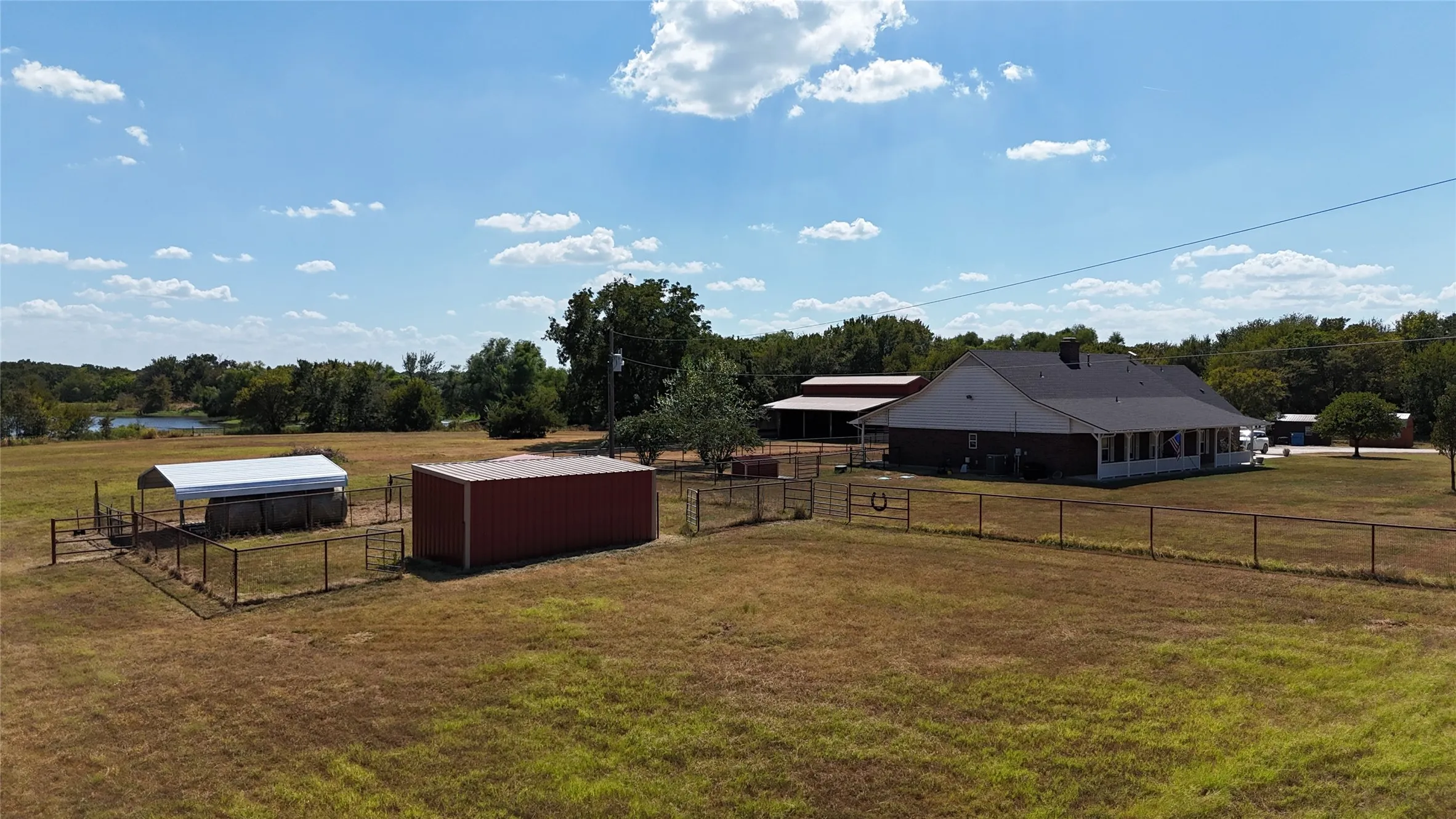 Single Family Residence For Sale in Cooke County , 1226 County Road 243, Collinsville, Texas 76233, 5 Bedroom, 3 Bathroom, 2 Garage spaces, 2,922 Sqft, built in 2000, mls#21332986, Real Estate Agent in Collinsville, Homes For Sale in Cooke county, Homes For Sale in Collinsville, Realtor in Collinsville Texas, Real Estate Brokerage Independent Realty Texas, Luminita Cordes Realtor