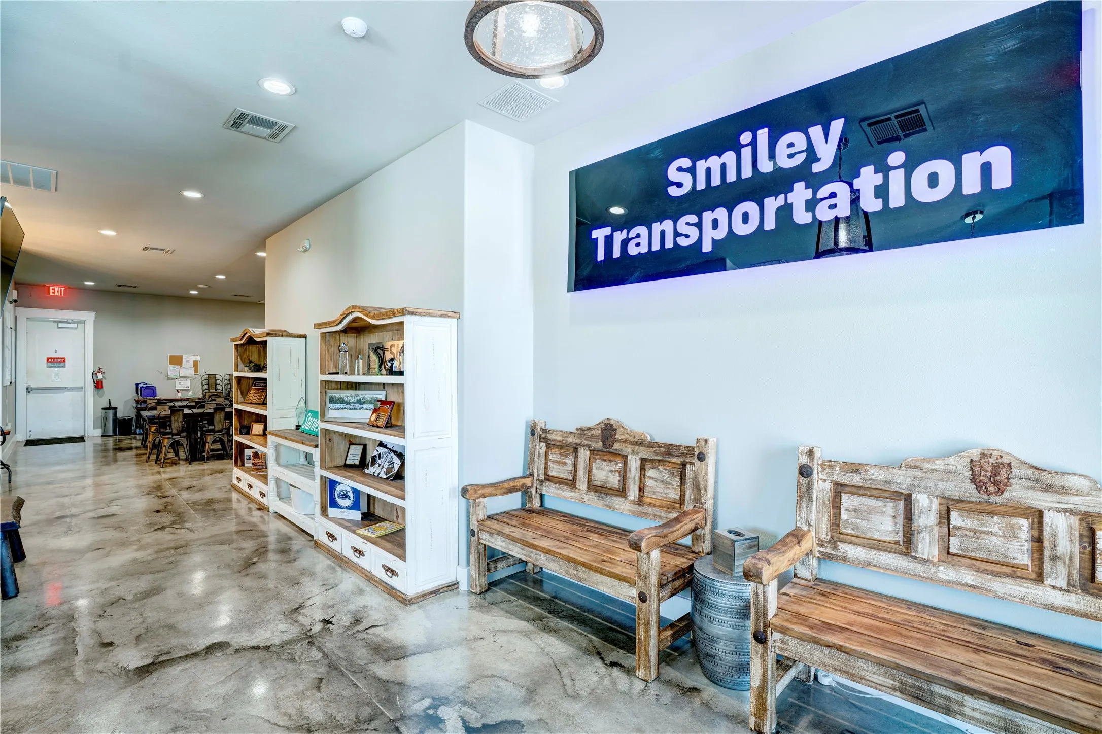 Entry / Waiting Area