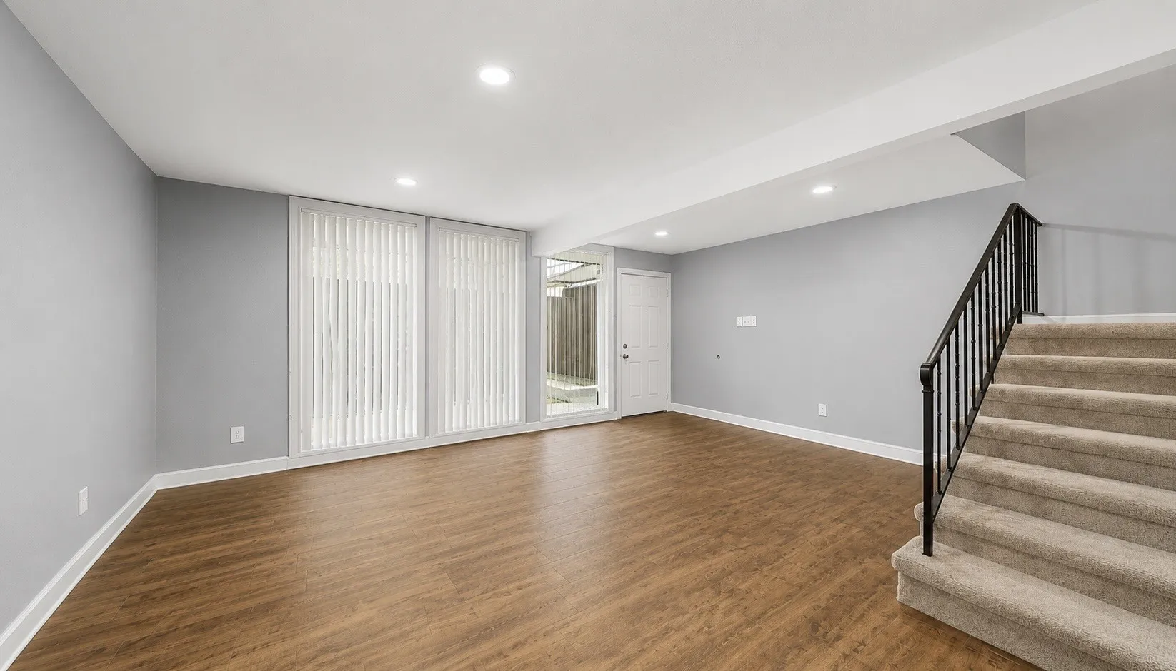 Duplex For Rent in Tarrant County , 6321 Walraven Circle, Fort Worth, Texas 76133, 2 Bedroom, 3 Bathroom, 2 Garage spaces, 1,472 Sqft, built in 1968, mls#21332997, Real Estate Agent in Fort Worth, Homes For Rent in Tarrant county, Homes For Rent in Fort Worth, Realtor in Fort Worth Texas, Real Estate Brokerage Independent Realty Texas, Luminita Cordes Realtor