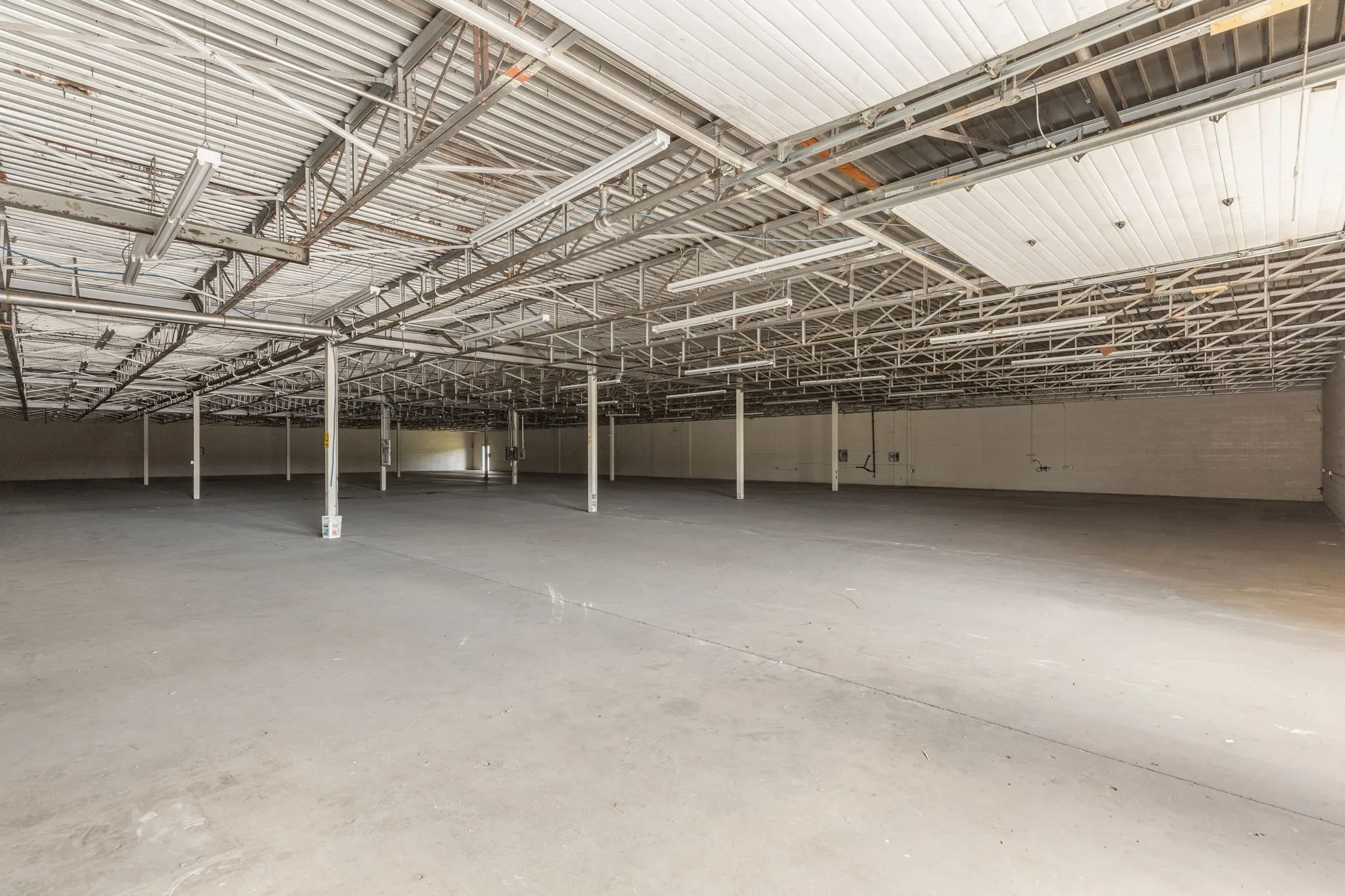 Warehouse For Sale in Wichita County , 2200 5th Street, Wichita Falls, Texas 76301, 0, 0, Garage spaces, 0 Sqft, built in 1955, mls#21333153, Real Estate Agent in Wichita Falls, Homes For Sale in Wichita county, Homes For Sale in Wichita Falls, Realtor in Wichita Falls Texas, Real Estate Brokerage Independent Realty Texas, Luminita Cordes Realtor