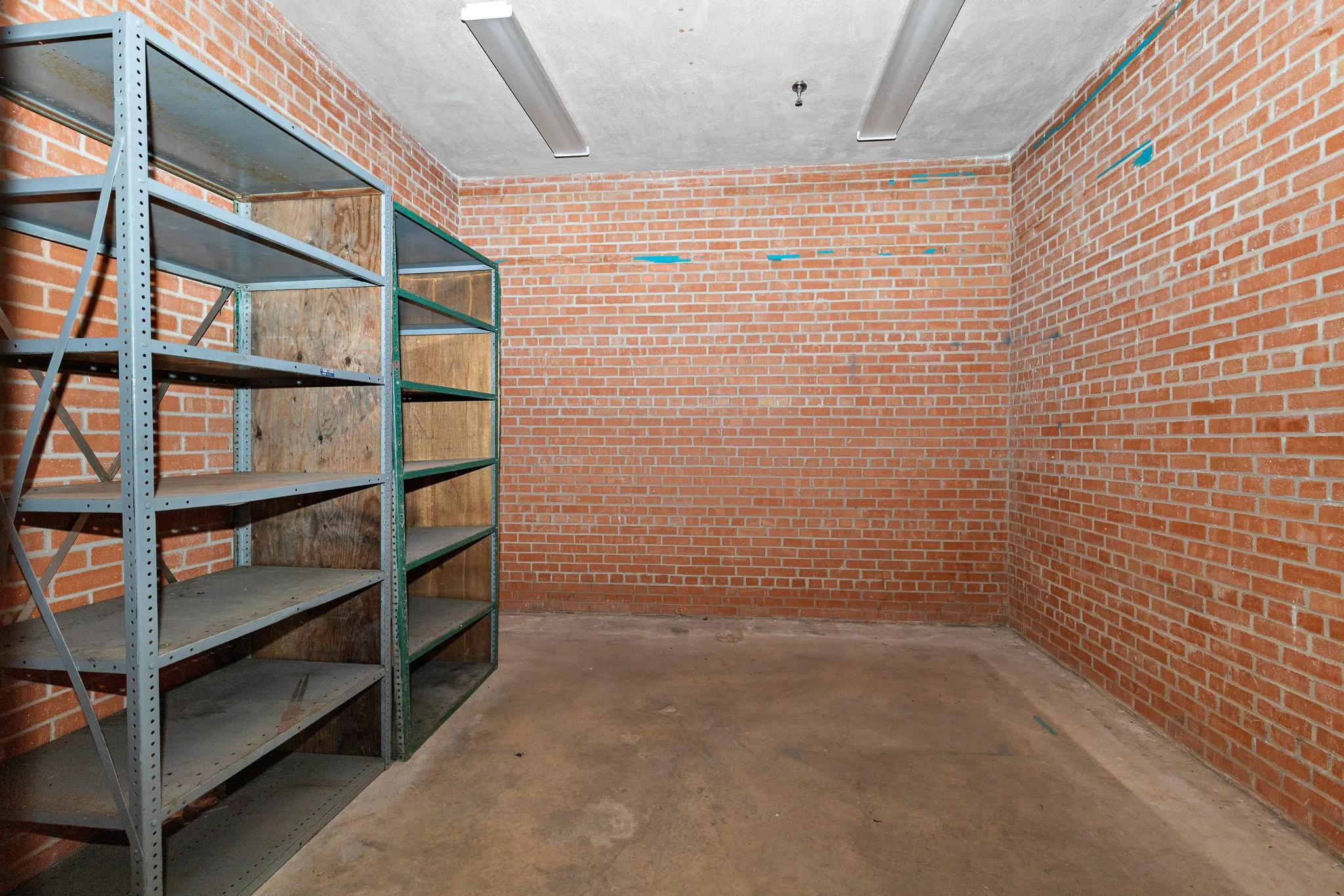 Warehouse For Sale in Wichita County , 2200 5th Street, Wichita Falls, Texas 76301, 0, 0, Garage spaces, 0 Sqft, built in 1955, mls#21333153, Real Estate Agent in Wichita Falls, Homes For Sale in Wichita county, Homes For Sale in Wichita Falls, Realtor in Wichita Falls Texas, Real Estate Brokerage Independent Realty Texas, Luminita Cordes Realtor