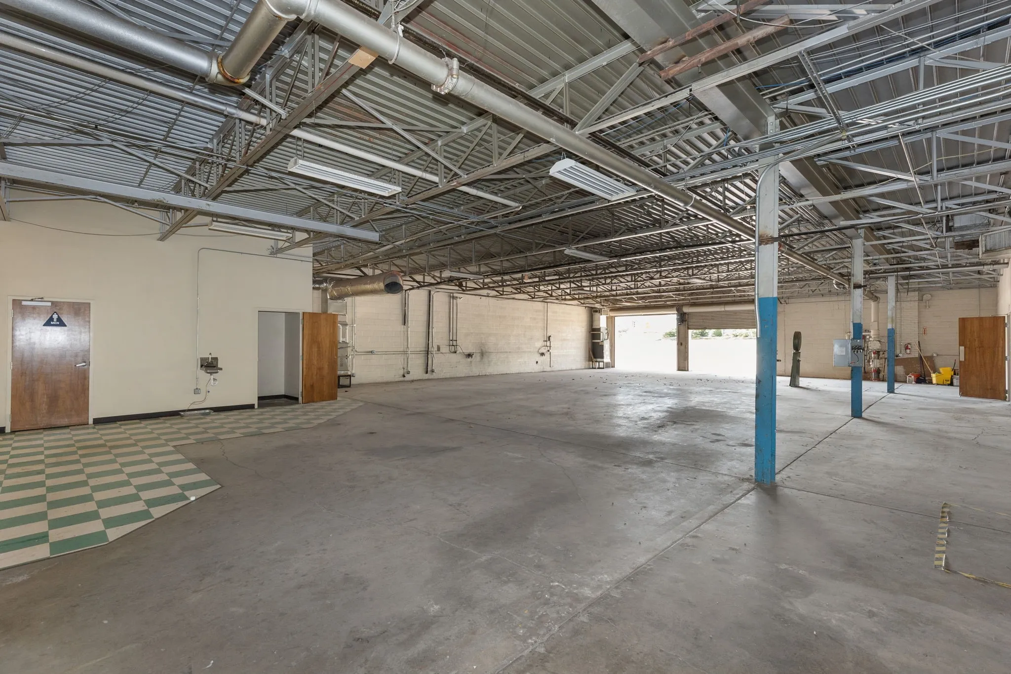 Warehouse For Sale in Wichita County , 2200 5th Street, Wichita Falls, Texas 76301, 0, 0, Garage spaces, 0 Sqft, built in 1955, mls#21333153, Real Estate Agent in Wichita Falls, Homes For Sale in Wichita county, Homes For Sale in Wichita Falls, Realtor in Wichita Falls Texas, Real Estate Brokerage Independent Realty Texas, Luminita Cordes Realtor