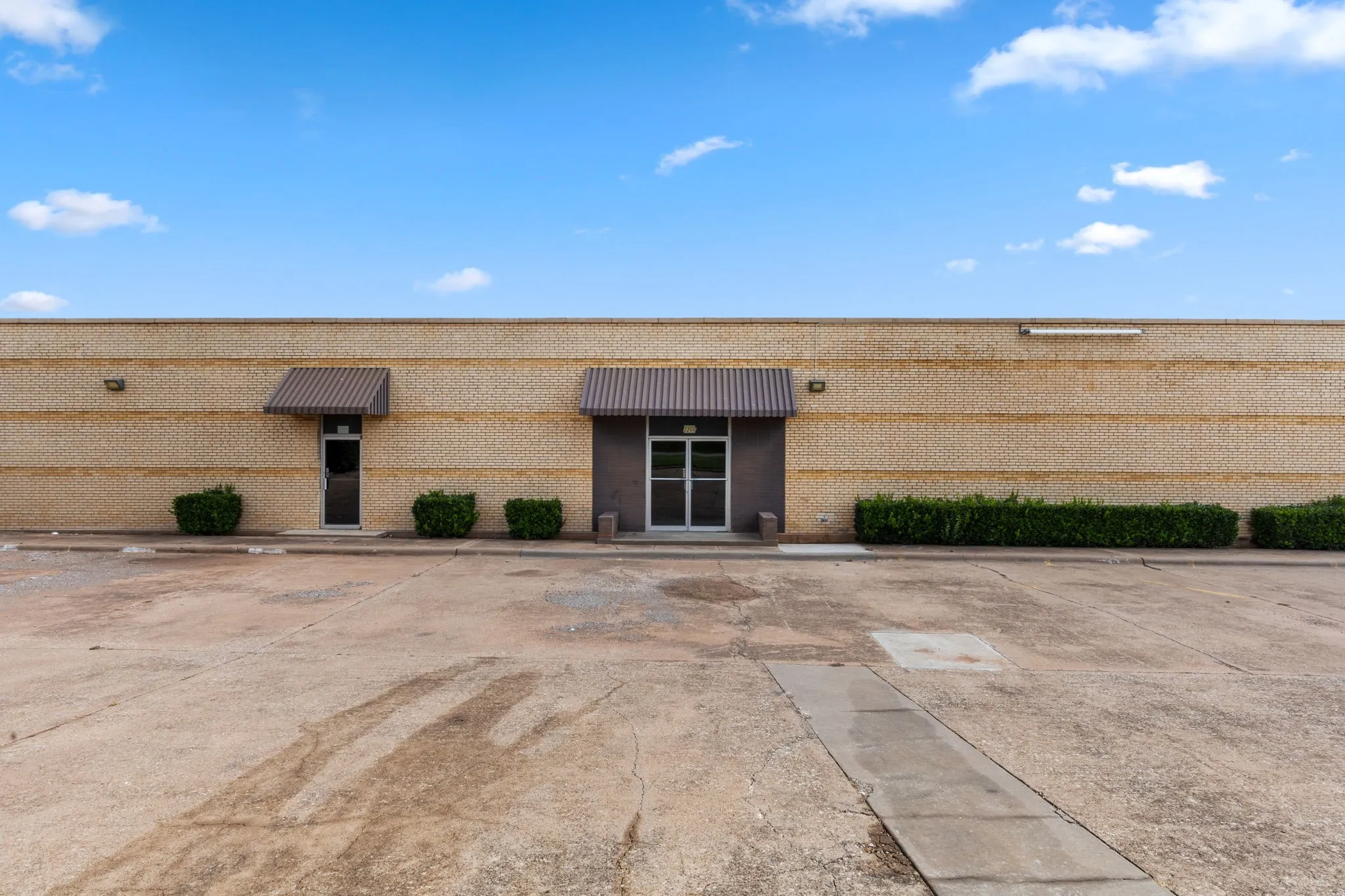 Warehouse For Sale in Wichita County , 2200 5th Street, Wichita Falls, Texas 76301, 0, 0, Garage spaces, 0 Sqft, built in 1955, mls#21333153, Real Estate Agent in Wichita Falls, Homes For Sale in Wichita county, Homes For Sale in Wichita Falls, Realtor in Wichita Falls Texas, Real Estate Brokerage Independent Realty Texas, Luminita Cordes Realtor