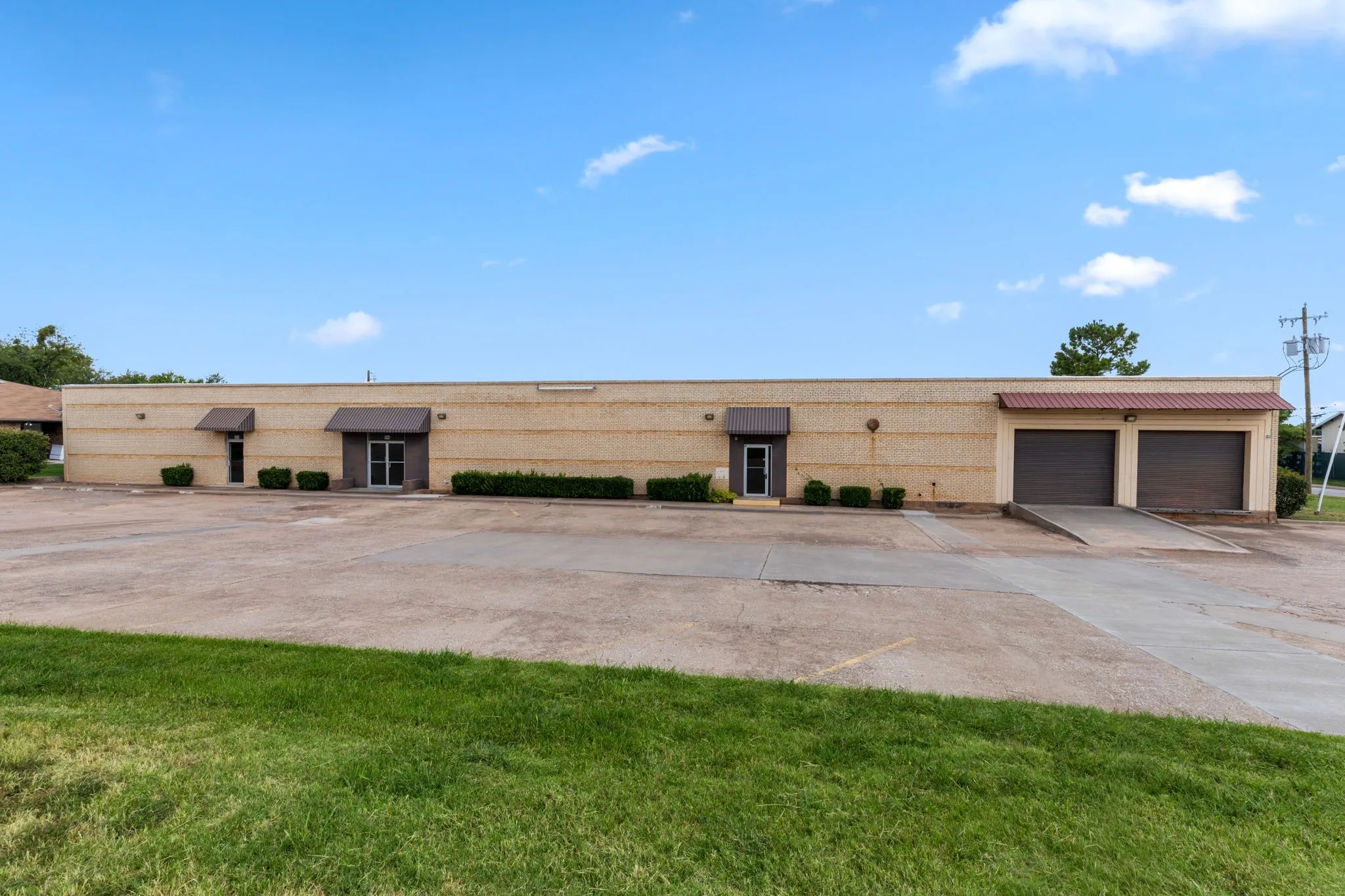 Warehouse For Sale in Wichita County , 2200 5th Street, Wichita Falls, Texas 76301, 0, 0, Garage spaces, 0 Sqft, built in 1955, mls#21333153, Real Estate Agent in Wichita Falls, Homes For Sale in Wichita county, Homes For Sale in Wichita Falls, Realtor in Wichita Falls Texas, Real Estate Brokerage Independent Realty Texas, Luminita Cordes Realtor