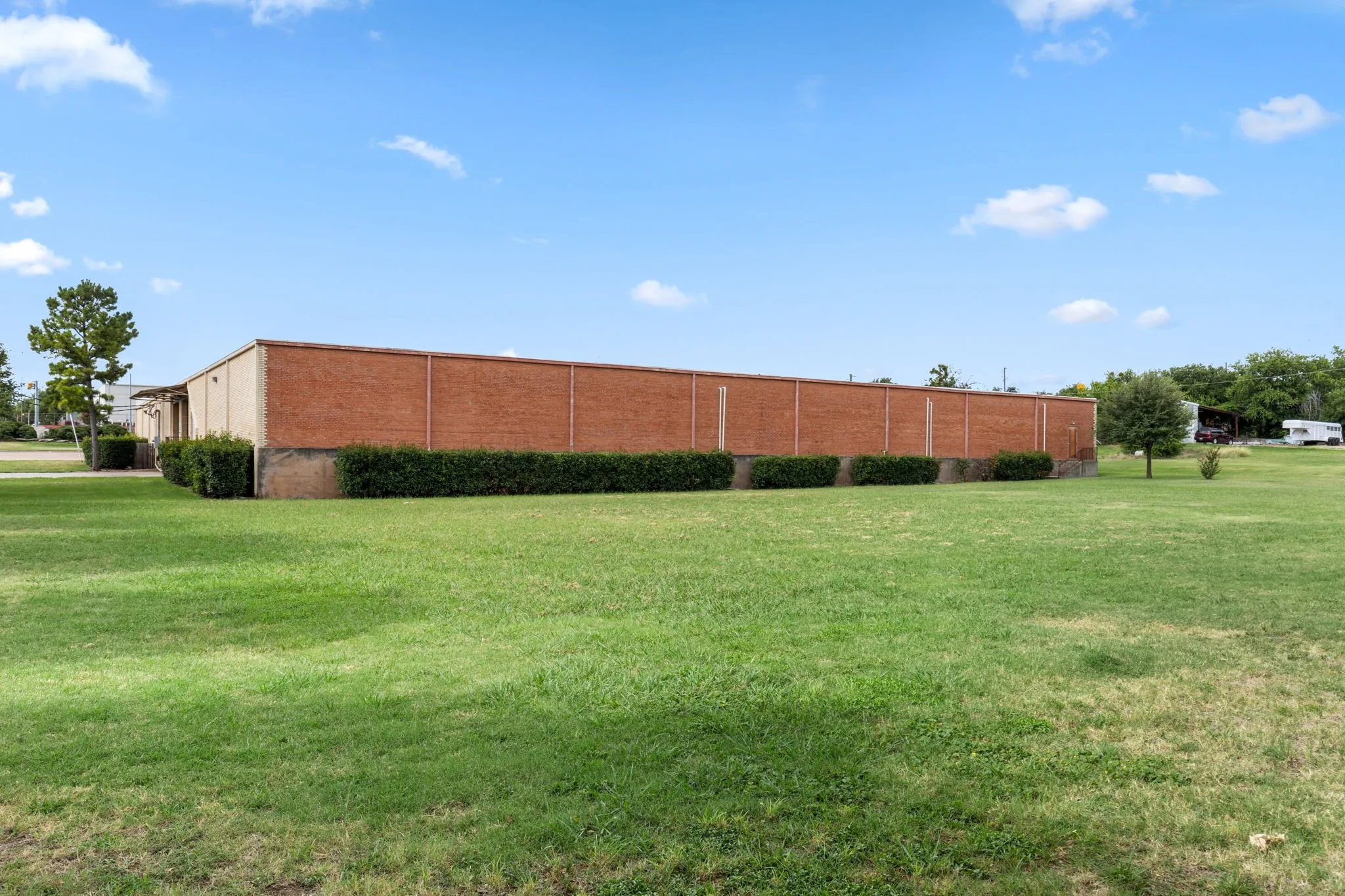 Warehouse For Sale in Wichita County , 2200 5th Street, Wichita Falls, Texas 76301, 0, 0, Garage spaces, 0 Sqft, built in 1955, mls#21333153, Real Estate Agent in Wichita Falls, Homes For Sale in Wichita county, Homes For Sale in Wichita Falls, Realtor in Wichita Falls Texas, Real Estate Brokerage Independent Realty Texas, Luminita Cordes Realtor