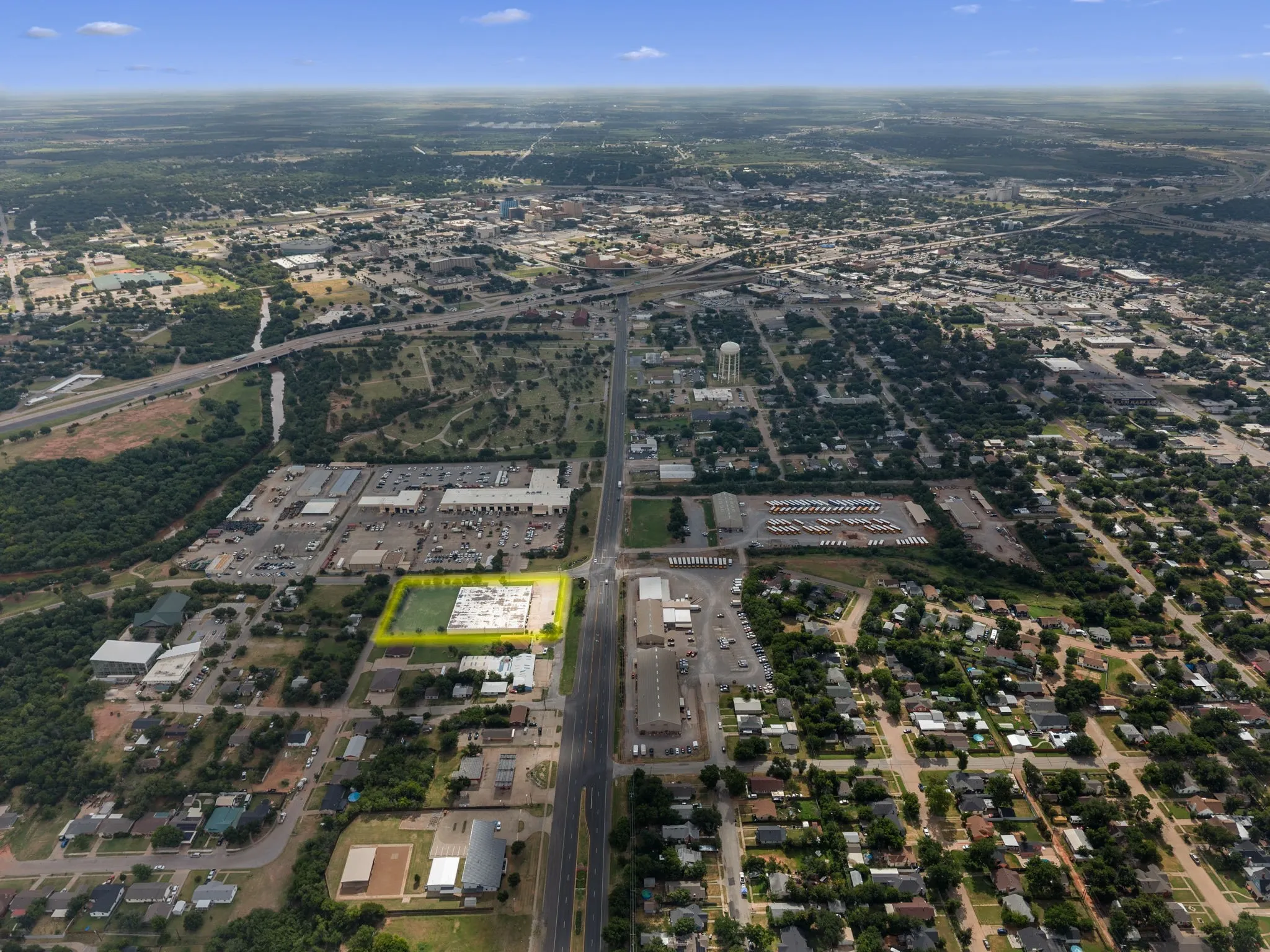 Warehouse For Sale in Wichita County , 2200 5th Street, Wichita Falls, Texas 76301, 0, 0, Garage spaces, 0 Sqft, built in 1955, mls#21333153, Real Estate Agent in Wichita Falls, Homes For Sale in Wichita county, Homes For Sale in Wichita Falls, Realtor in Wichita Falls Texas, Real Estate Brokerage Independent Realty Texas, Luminita Cordes Realtor