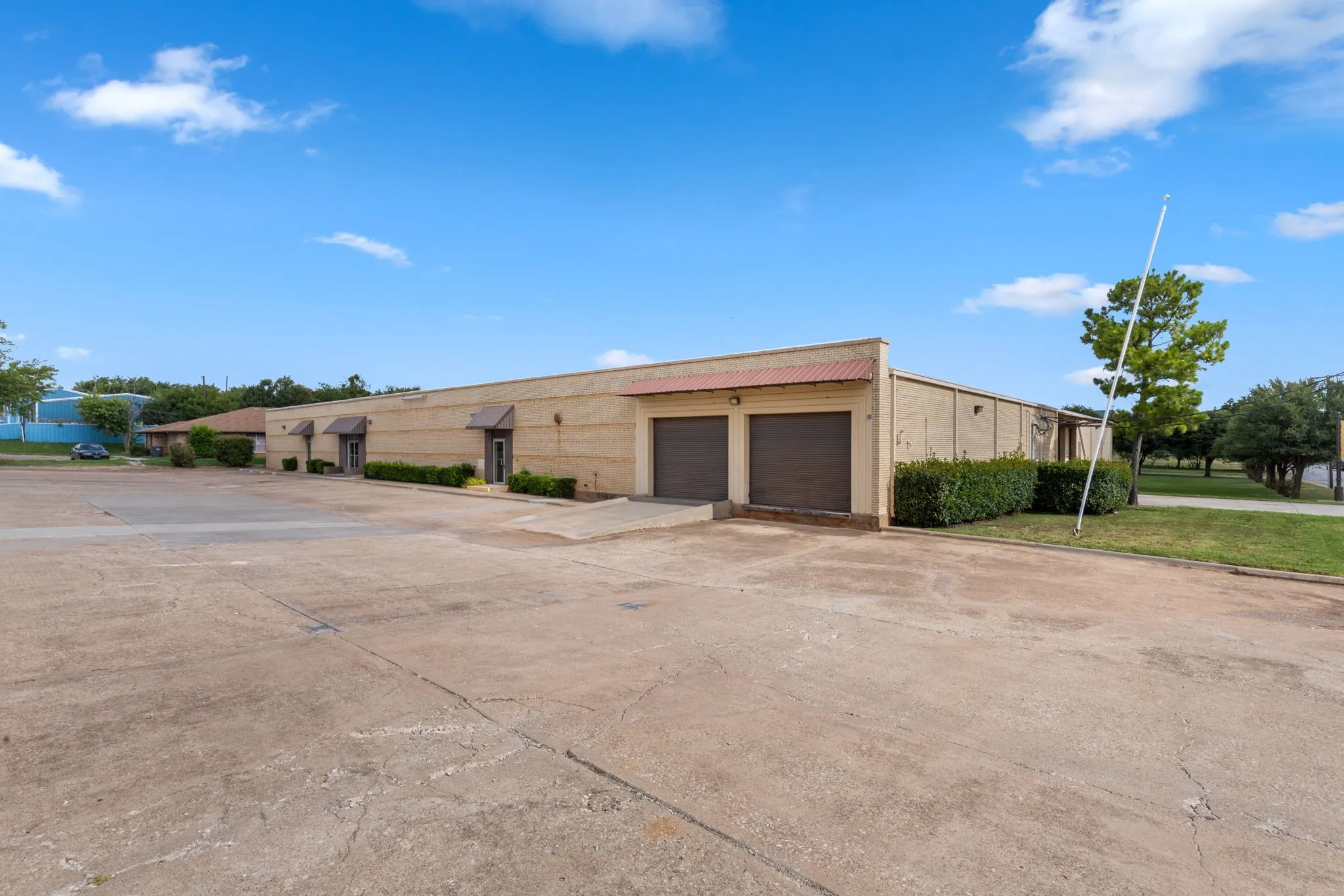 Warehouse For Sale in Wichita County , 2200 5th Street, Wichita Falls, Texas 76301, 0, 0, Garage spaces, 0 Sqft, built in 1955, mls#21333153, Real Estate Agent in Wichita Falls, Homes For Sale in Wichita county, Homes For Sale in Wichita Falls, Realtor in Wichita Falls Texas, Real Estate Brokerage Independent Realty Texas, Luminita Cordes Realtor