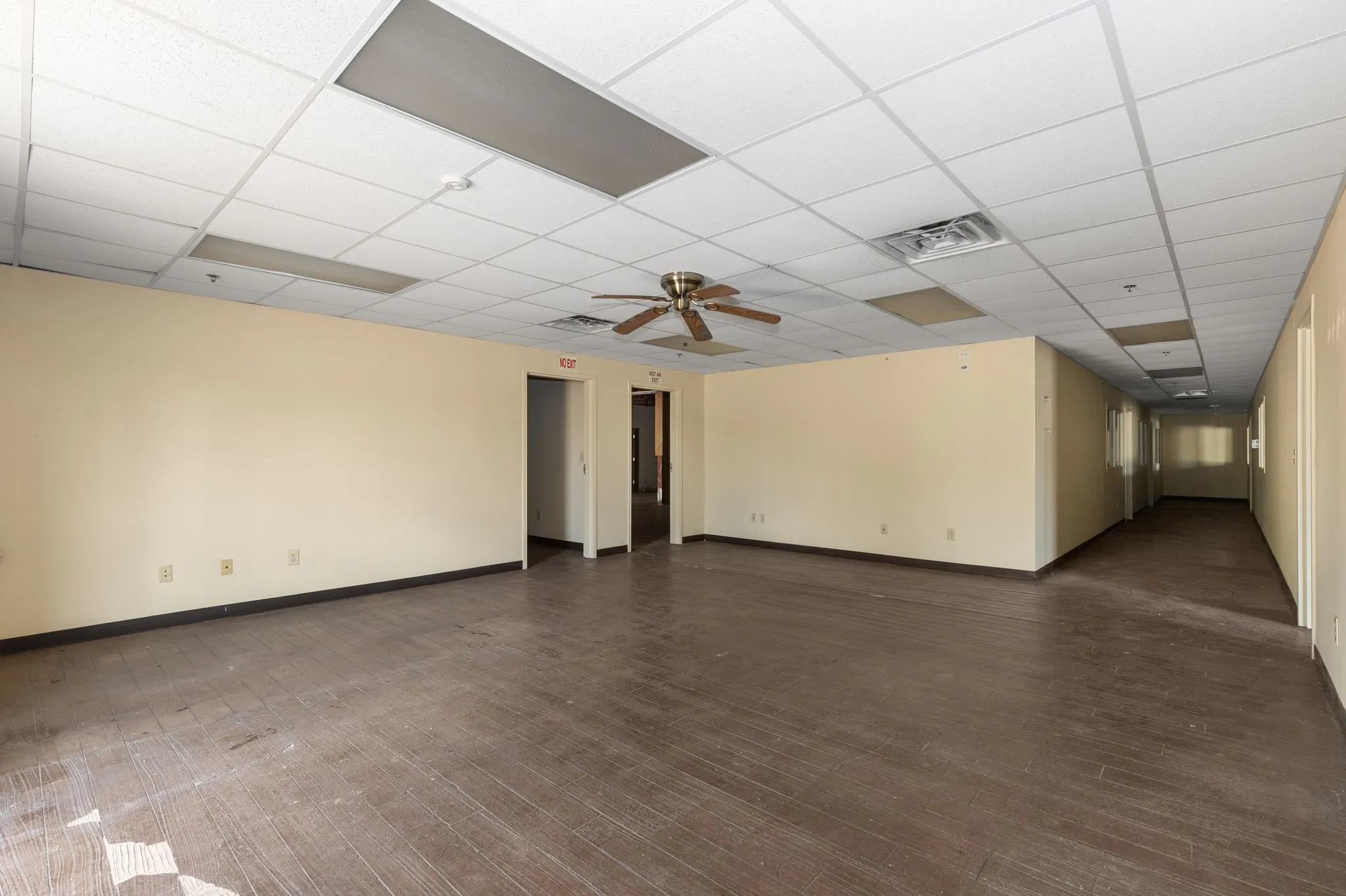 Warehouse For Sale in Wichita County , 2200 5th Street, Wichita Falls, Texas 76301, 0, 0, Garage spaces, 0 Sqft, built in 1955, mls#21333153, Real Estate Agent in Wichita Falls, Homes For Sale in Wichita county, Homes For Sale in Wichita Falls, Realtor in Wichita Falls Texas, Real Estate Brokerage Independent Realty Texas, Luminita Cordes Realtor