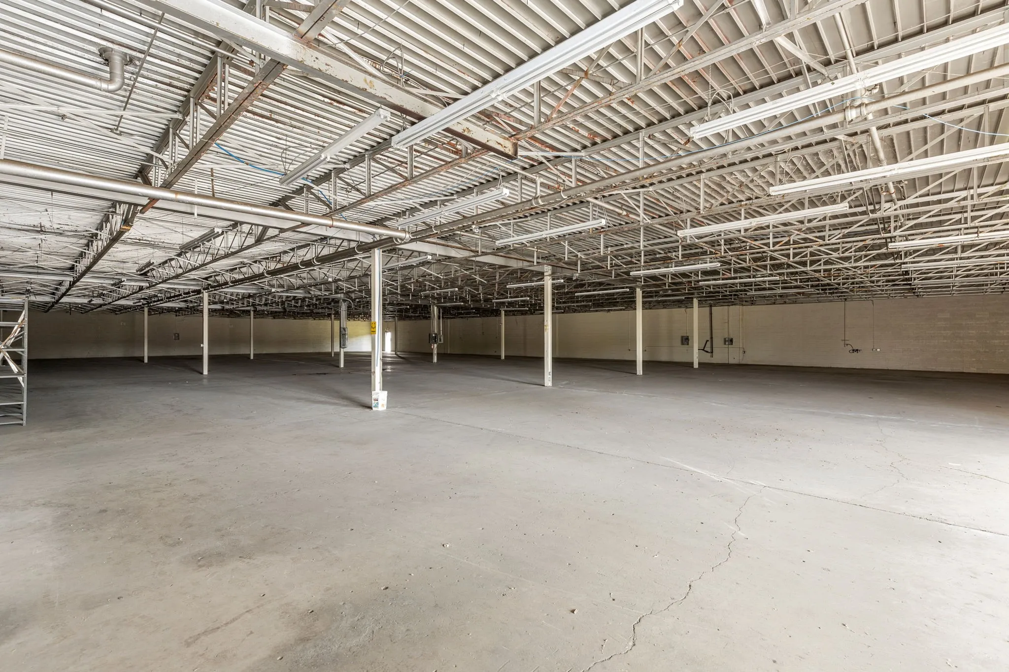 Warehouse For Sale in Wichita County , 2200 5th Street, Wichita Falls, Texas 76301, 0, 0, Garage spaces, 0 Sqft, built in 1955, mls#21333153, Real Estate Agent in Wichita Falls, Homes For Sale in Wichita county, Homes For Sale in Wichita Falls, Realtor in Wichita Falls Texas, Real Estate Brokerage Independent Realty Texas, Luminita Cordes Realtor