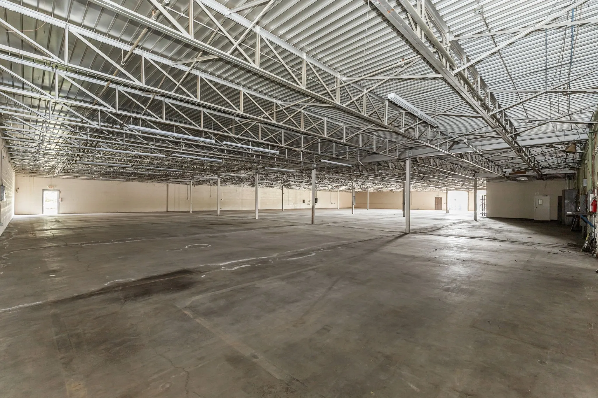 Warehouse For Sale in Wichita County , 2200 5th Street, Wichita Falls, Texas 76301, 0, 0, Garage spaces, 0 Sqft, built in 1955, mls#21333153, Real Estate Agent in Wichita Falls, Homes For Sale in Wichita county, Homes For Sale in Wichita Falls, Realtor in Wichita Falls Texas, Real Estate Brokerage Independent Realty Texas, Luminita Cordes Realtor