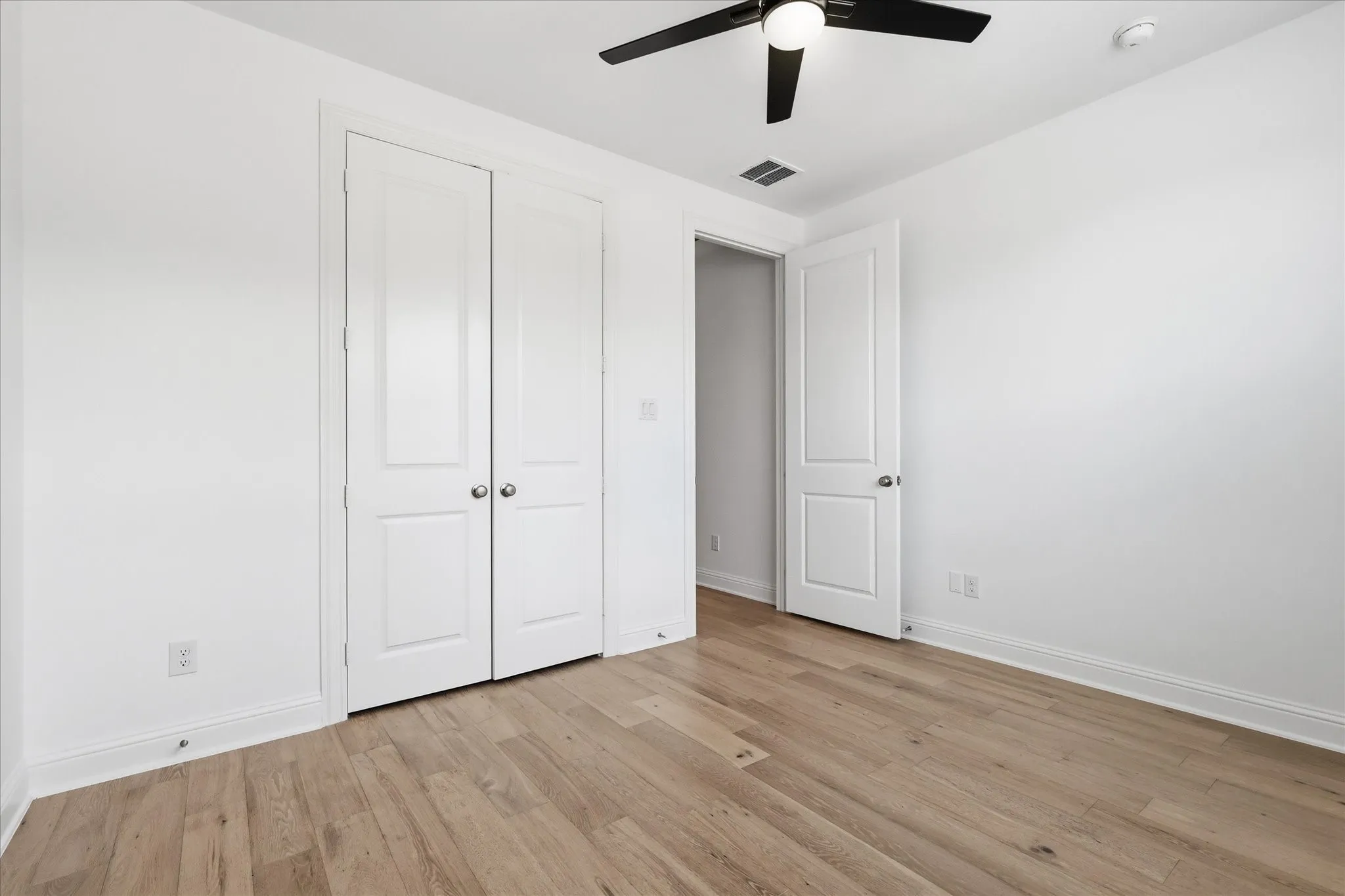 Single Family Residence For Sale in Denton County , 1517 Larson Lane, Denton, Texas 76210, 3 Bedroom, 2 Bathroom, 2 Garage spaces, 2,180 Sqft, built in 2022, mls#21333086, Real Estate Agent in Denton, Homes For Sale in Denton county, Homes For Sale in Denton, Realtor in Denton Texas, Real Estate Brokerage Independent Realty Texas, Luminita Cordes Realtor