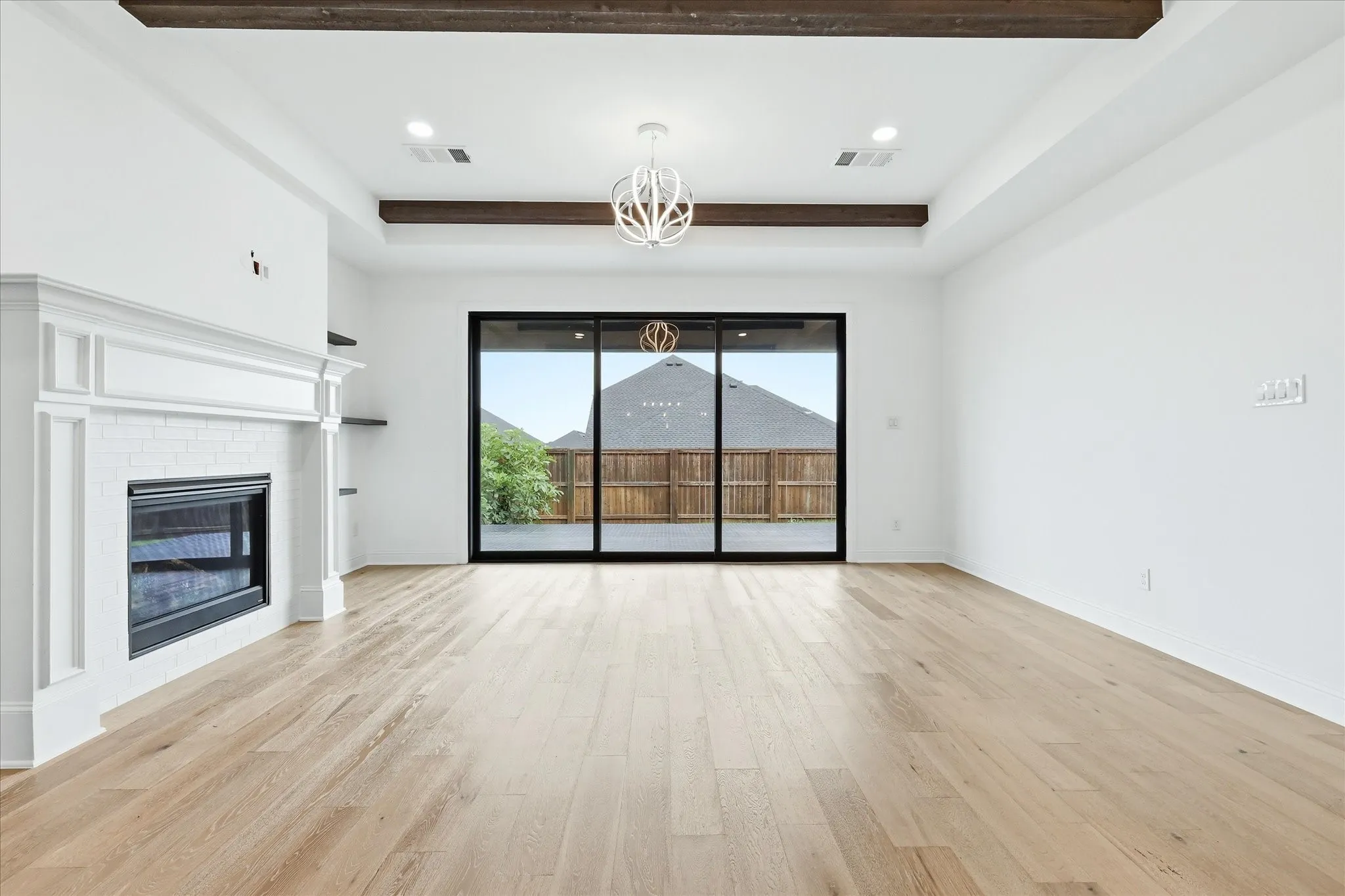 Single Family Residence For Sale in Denton County , 1517 Larson Lane, Denton, Texas 76210, 3 Bedroom, 2 Bathroom, 2 Garage spaces, 2,180 Sqft, built in 2022, mls#21333086, Real Estate Agent in Denton, Homes For Sale in Denton county, Homes For Sale in Denton, Realtor in Denton Texas, Real Estate Brokerage Independent Realty Texas, Luminita Cordes Realtor