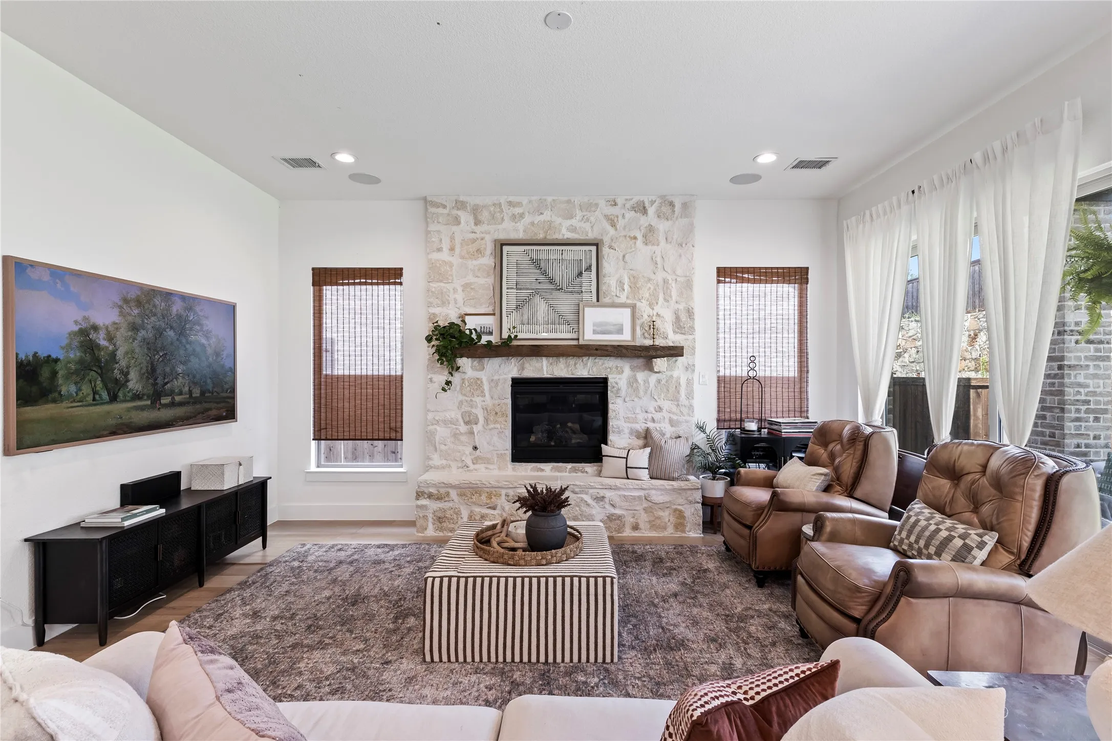 Single Family Residence For Sale in Denton County , 4840 Cumberland Circle, Carrollton, Texas 75010, 4 Bedroom, 3 Bathroom, 2 Garage spaces, 2,746 Sqft, built in 2022, mls#21327462, Real Estate Agent in Carrollton, Homes For Sale in Denton county, Homes For Sale in Carrollton, Realtor in Carrollton Texas, Real Estate Brokerage Independent Realty Texas, Luminita Cordes Realtor