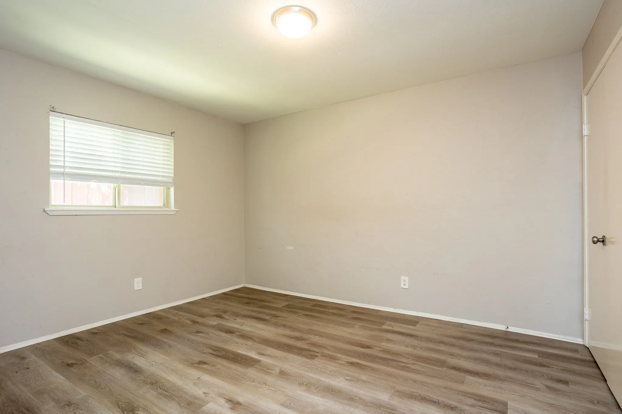 Single Family Residence For Sale in Dallas County , 649 Eagle Drive, De Soto, Texas 75115, 3 Bedroom, 2 Bathroom, 2 Garage spaces, 1,788 Sqft, built in 1980, mls#21333141, Real Estate Agent in De Soto, Homes For Sale in Dallas county, Homes For Sale in De Soto, Realtor in De Soto Texas, Real Estate Brokerage Independent Realty Texas, Luminita Cordes Realtor