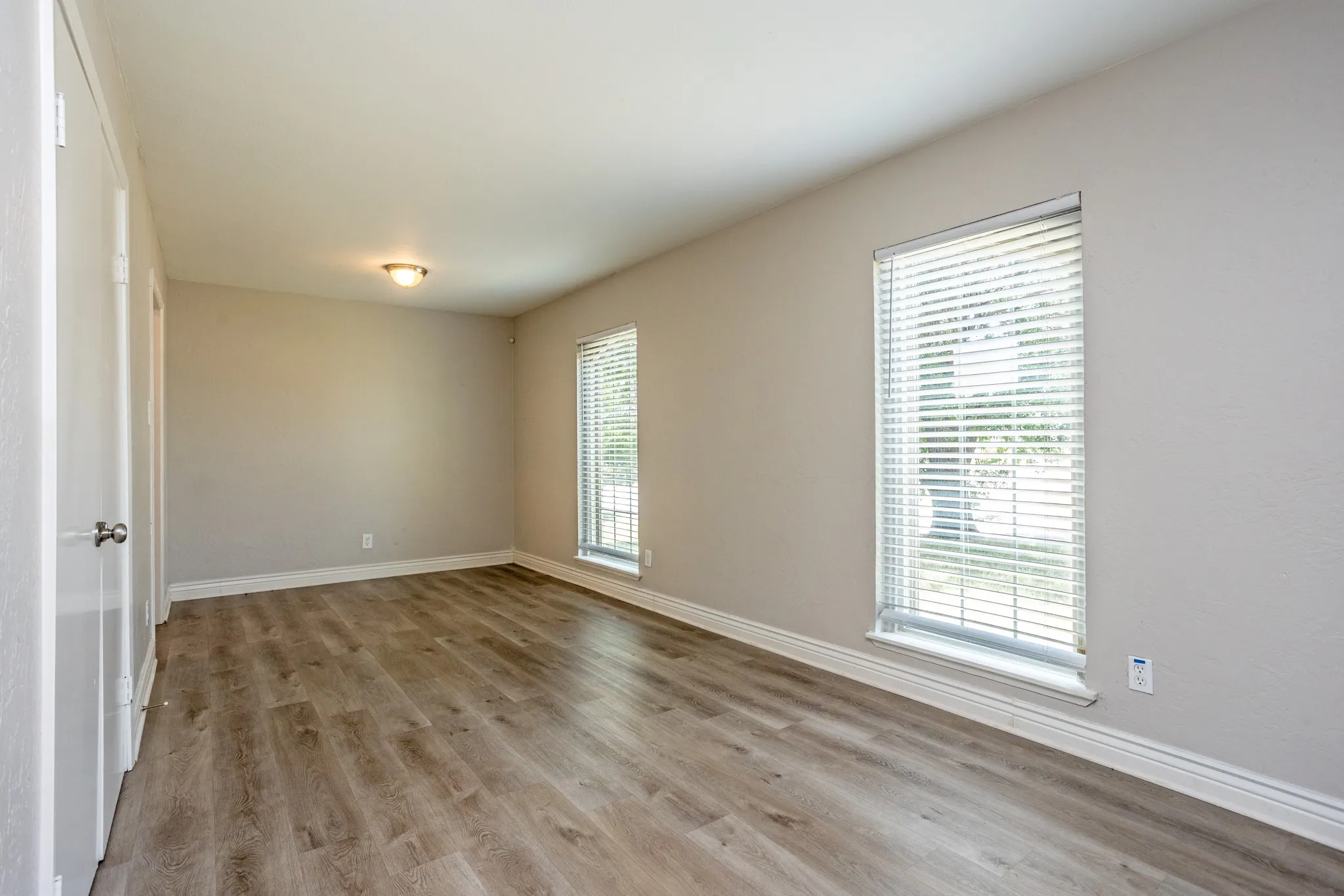 Single Family Residence For Sale in Dallas County , 649 Eagle Drive, De Soto, Texas 75115, 3 Bedroom, 2 Bathroom, 2 Garage spaces, 1,788 Sqft, built in 1980, mls#21333141, Real Estate Agent in De Soto, Homes For Sale in Dallas county, Homes For Sale in De Soto, Realtor in De Soto Texas, Real Estate Brokerage Independent Realty Texas, Luminita Cordes Realtor
