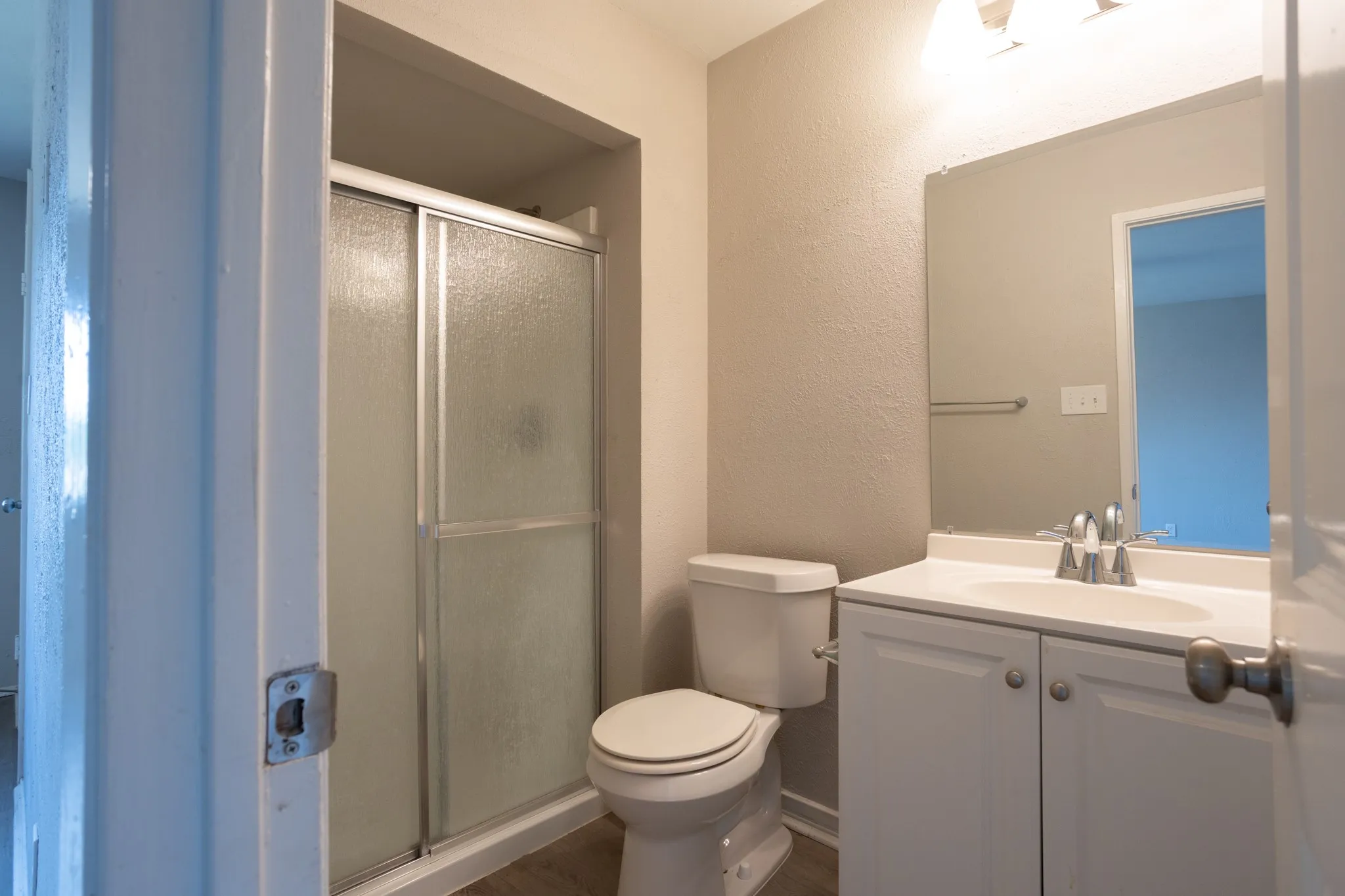 Single Family Residence For Sale in Dallas County , 649 Eagle Drive, De Soto, Texas 75115, 3 Bedroom, 2 Bathroom, 2 Garage spaces, 1,788 Sqft, built in 1980, mls#21333141, Real Estate Agent in De Soto, Homes For Sale in Dallas county, Homes For Sale in De Soto, Realtor in De Soto Texas, Real Estate Brokerage Independent Realty Texas, Luminita Cordes Realtor