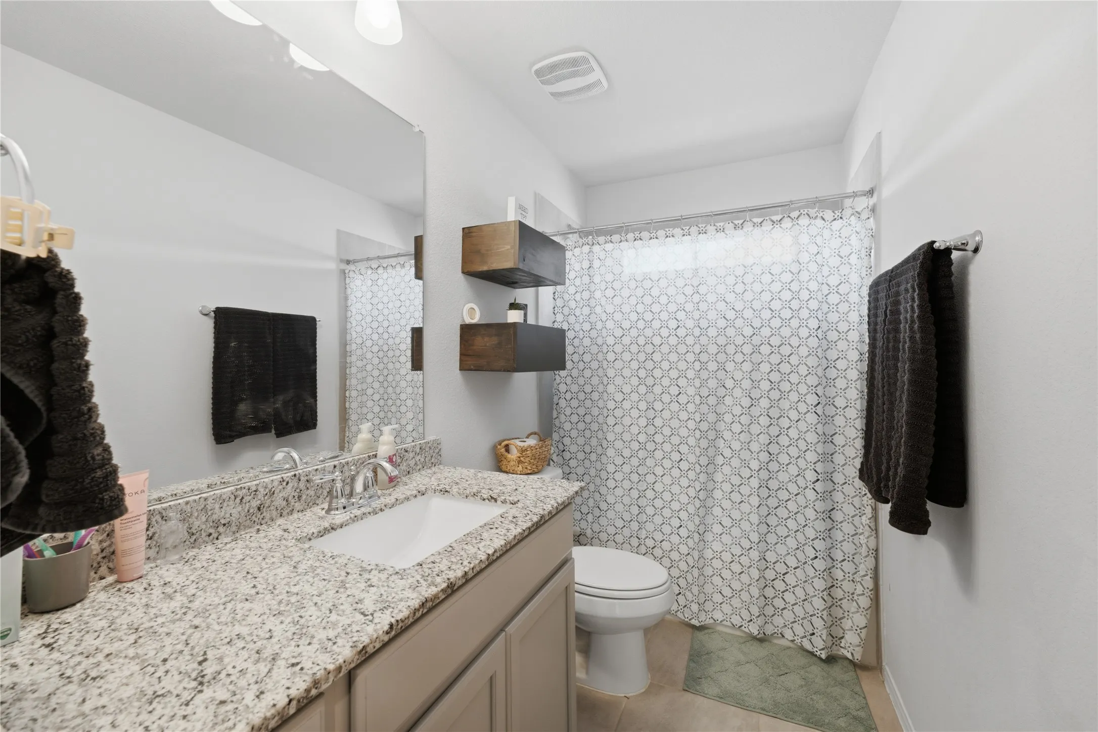Single Family Residence For Sale in Bell County , 636 Friar Tuck Drive, Temple, Texas 76502, 3 Bedroom, 3 Bathroom, 2 Garage spaces, 2,875 Sqft, built in 2022, mls#21333148, Real Estate Agent in Temple, Homes For Sale in Bell county, Homes For Sale in Temple, Realtor in Temple Texas, Real Estate Brokerage Independent Realty Texas, Luminita Cordes Realtor
