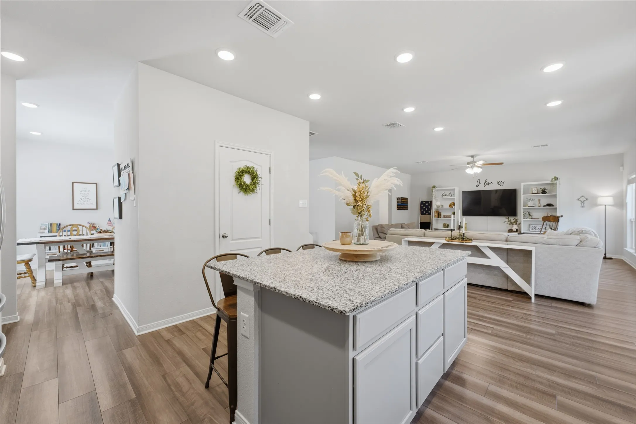 Single Family Residence For Sale in Bell County , 636 Friar Tuck Drive, Temple, Texas 76502, 3 Bedroom, 3 Bathroom, 2 Garage spaces, 2,875 Sqft, built in 2022, mls#21333148, Real Estate Agent in Temple, Homes For Sale in Bell county, Homes For Sale in Temple, Realtor in Temple Texas, Real Estate Brokerage Independent Realty Texas, Luminita Cordes Realtor