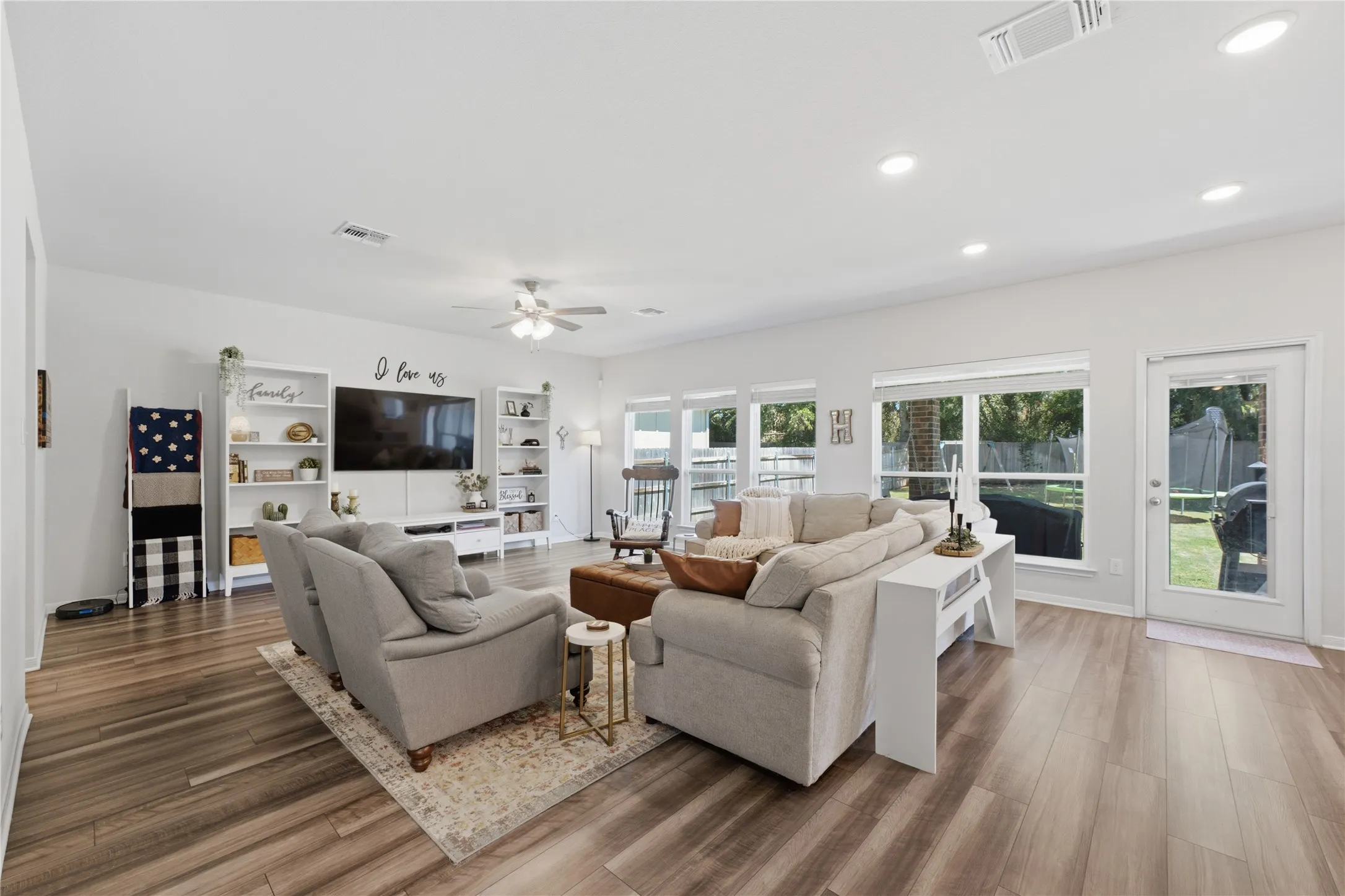 Single Family Residence For Sale in Bell County , 636 Friar Tuck Drive, Temple, Texas 76502, 3 Bedroom, 3 Bathroom, 2 Garage spaces, 2,875 Sqft, built in 2022, mls#21333148, Real Estate Agent in Temple, Homes For Sale in Bell county, Homes For Sale in Temple, Realtor in Temple Texas, Real Estate Brokerage Independent Realty Texas, Luminita Cordes Realtor