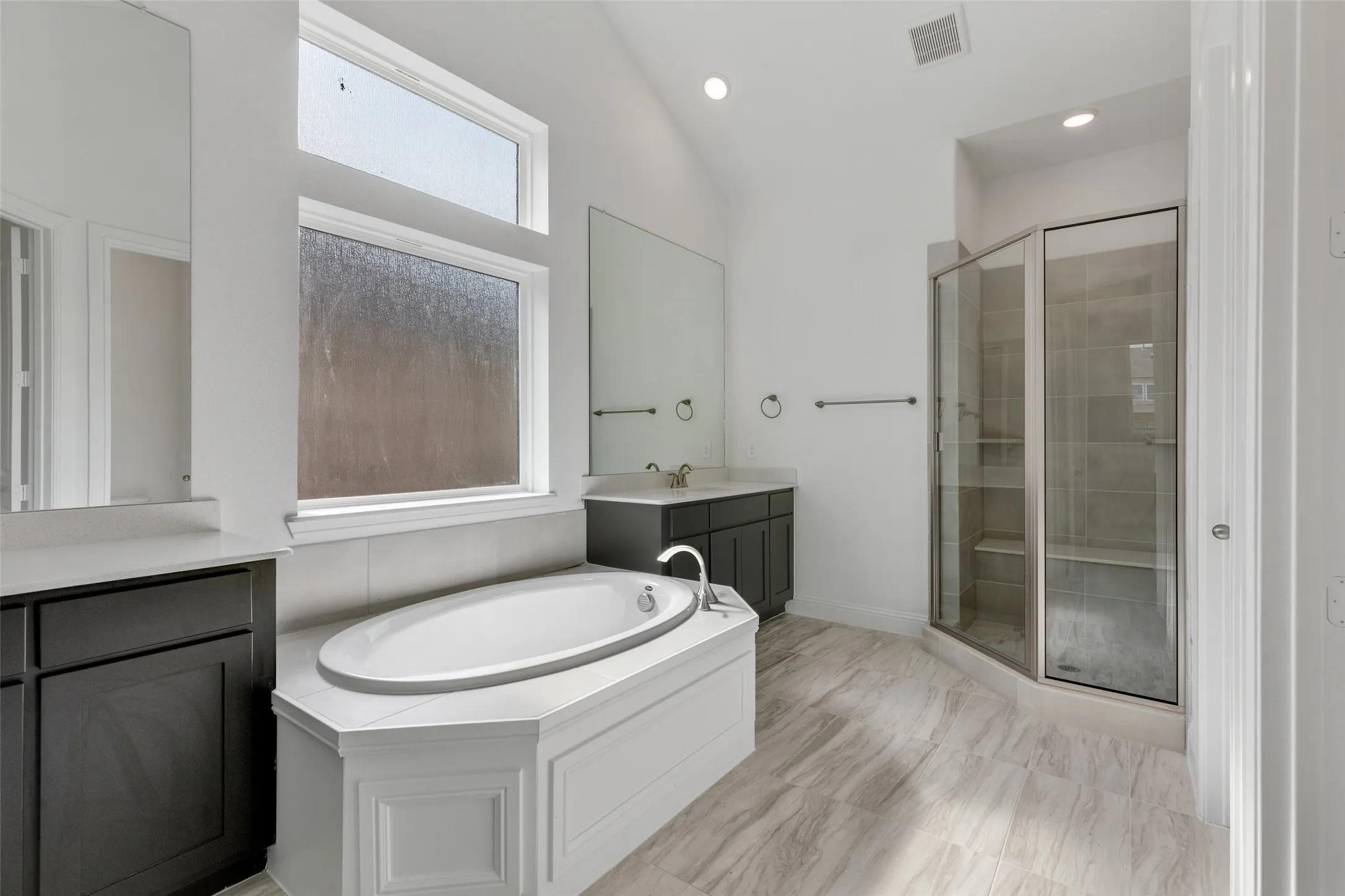 Single Family Residence For Rent in Collin County , 13056 Risen Star Road, Frisco, Texas 75035, 5 Bedroom, 5 Bathroom, 3 Garage spaces, 4,000 Sqft, built in 2022, mls#21315807, Real Estate Agent in Frisco, Homes For Rent in Collin county, Homes For Rent in Frisco, Realtor in Frisco Texas, Real Estate Brokerage Independent Realty Texas, Luminita Cordes Realtor