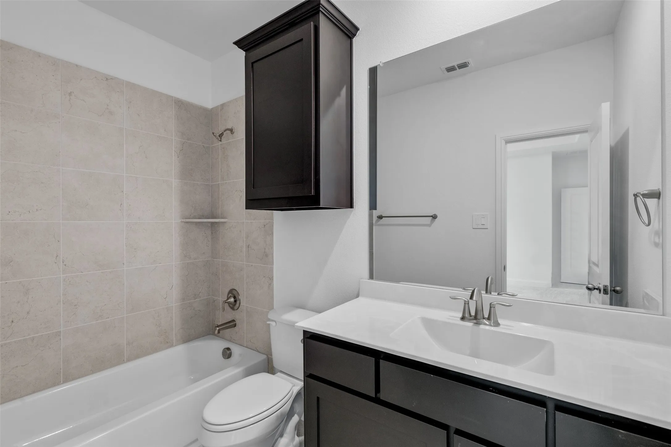 Single Family Residence For Rent in Collin County , 13056 Risen Star Road, Frisco, Texas 75035, 5 Bedroom, 5 Bathroom, 3 Garage spaces, 4,000 Sqft, built in 2022, mls#21315807, Real Estate Agent in Frisco, Homes For Rent in Collin county, Homes For Rent in Frisco, Realtor in Frisco Texas, Real Estate Brokerage Independent Realty Texas, Luminita Cordes Realtor