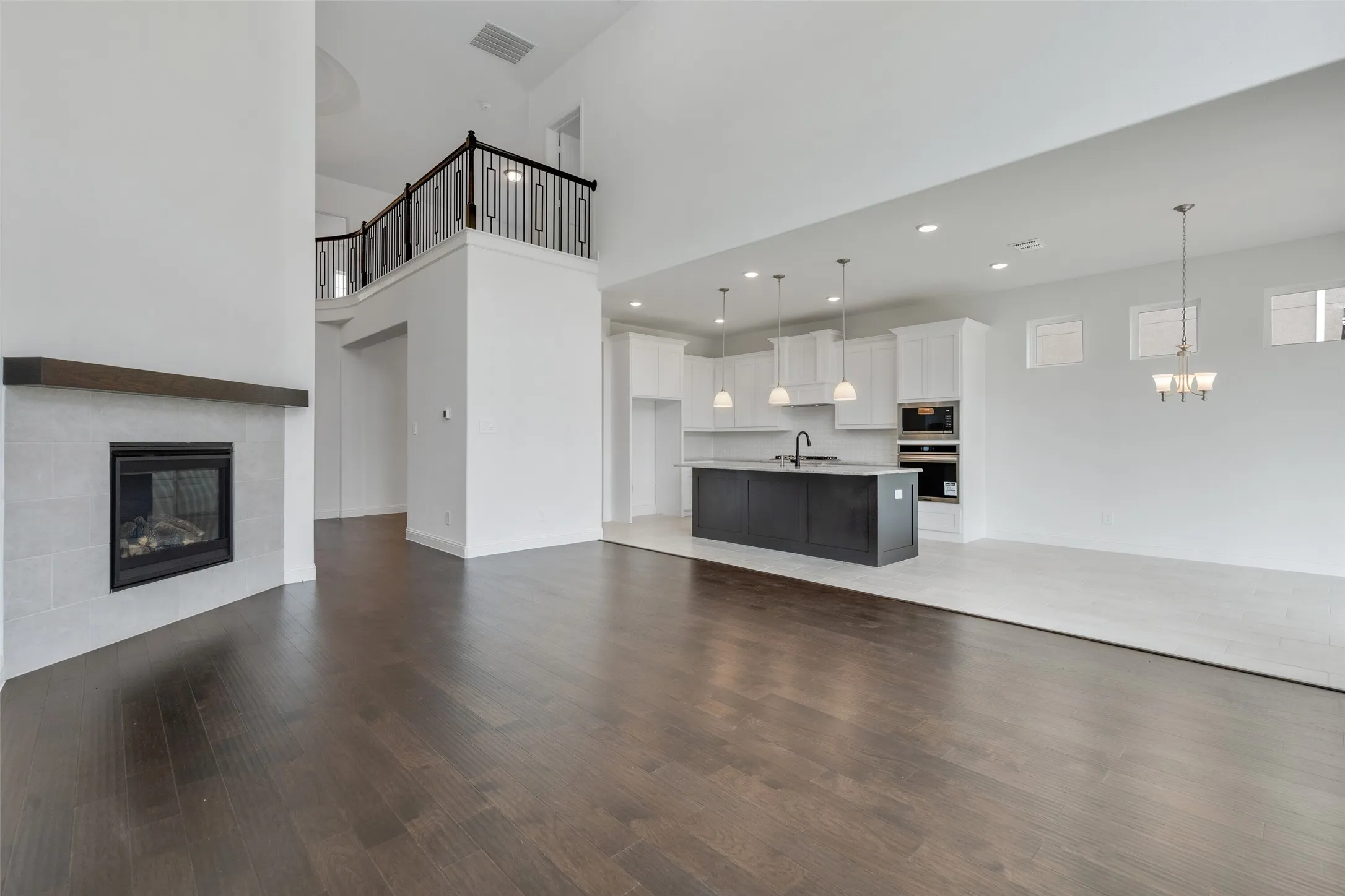 Single Family Residence For Rent in Collin County , 13056 Risen Star Road, Frisco, Texas 75035, 5 Bedroom, 5 Bathroom, 3 Garage spaces, 4,000 Sqft, built in 2022, mls#21315807, Real Estate Agent in Frisco, Homes For Rent in Collin county, Homes For Rent in Frisco, Realtor in Frisco Texas, Real Estate Brokerage Independent Realty Texas, Luminita Cordes Realtor