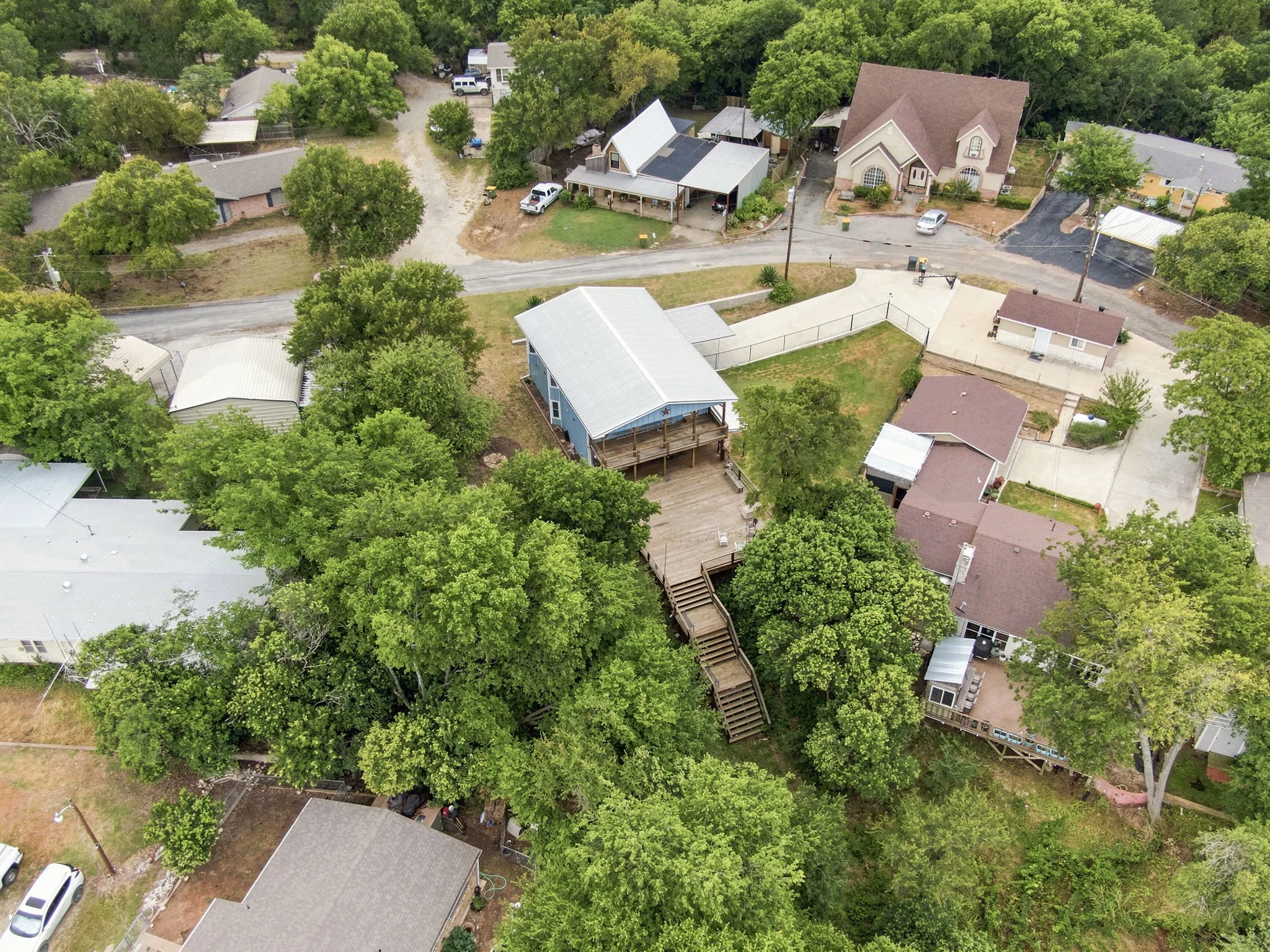 Single Family Residence For Sale in Hill County , 262 Mohon Drive, Whitney, Texas 76692, 5 Bedroom, 2 Bathroom, 2 Garage spaces, 2,144 Sqft, built in 1980, mls#21325537, Real Estate Agent in Whitney, Homes For Sale in Hill county, Homes For Sale in Whitney, Realtor in Whitney Texas, Real Estate Brokerage Independent Realty Texas, Luminita Cordes Realtor