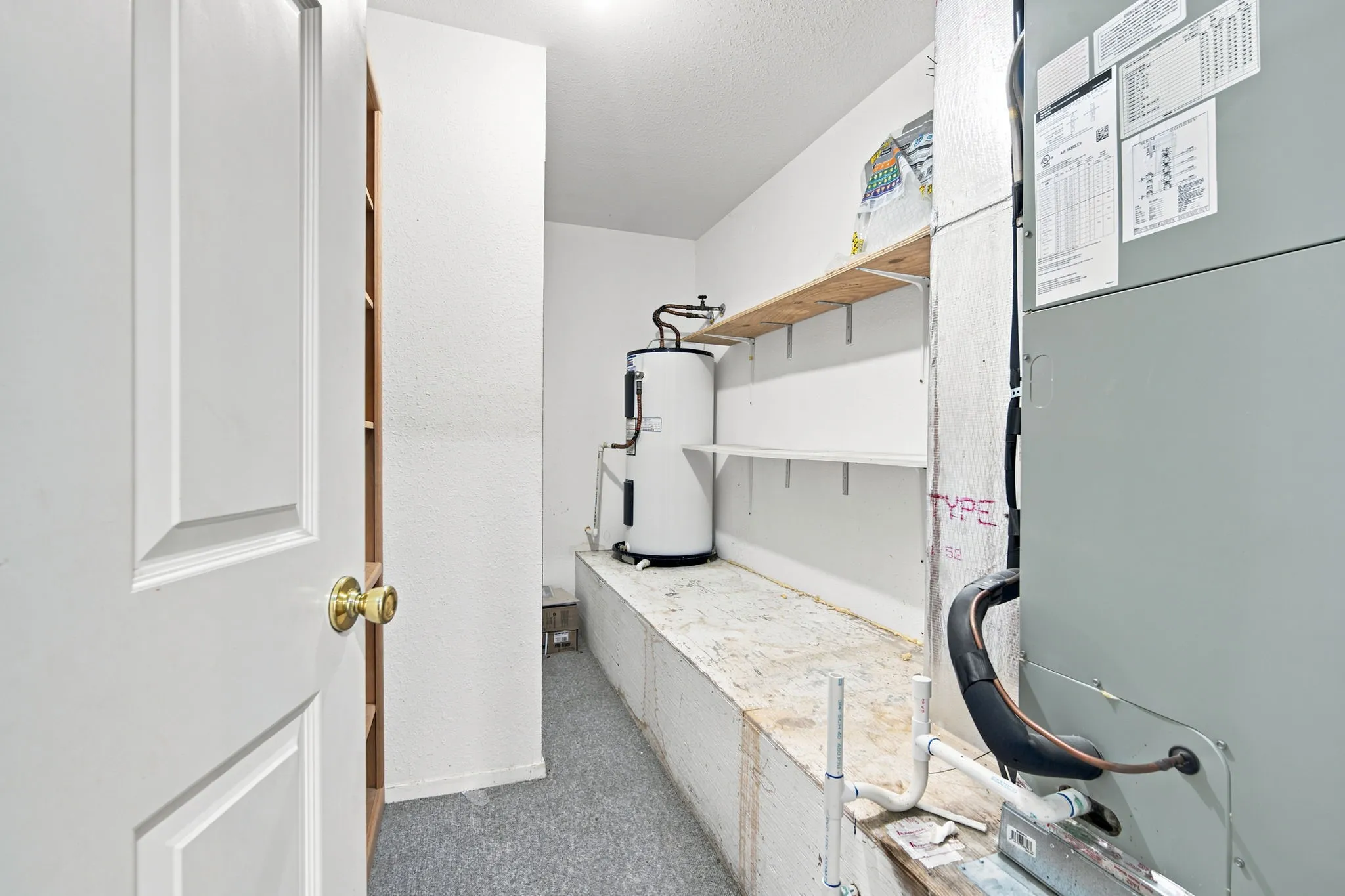 Single Family Residence For Sale in Hill County , 262 Mohon Drive, Whitney, Texas 76692, 5 Bedroom, 2 Bathroom, 2 Garage spaces, 2,144 Sqft, built in 1980, mls#21325537, Real Estate Agent in Whitney, Homes For Sale in Hill county, Homes For Sale in Whitney, Realtor in Whitney Texas, Real Estate Brokerage Independent Realty Texas, Luminita Cordes Realtor