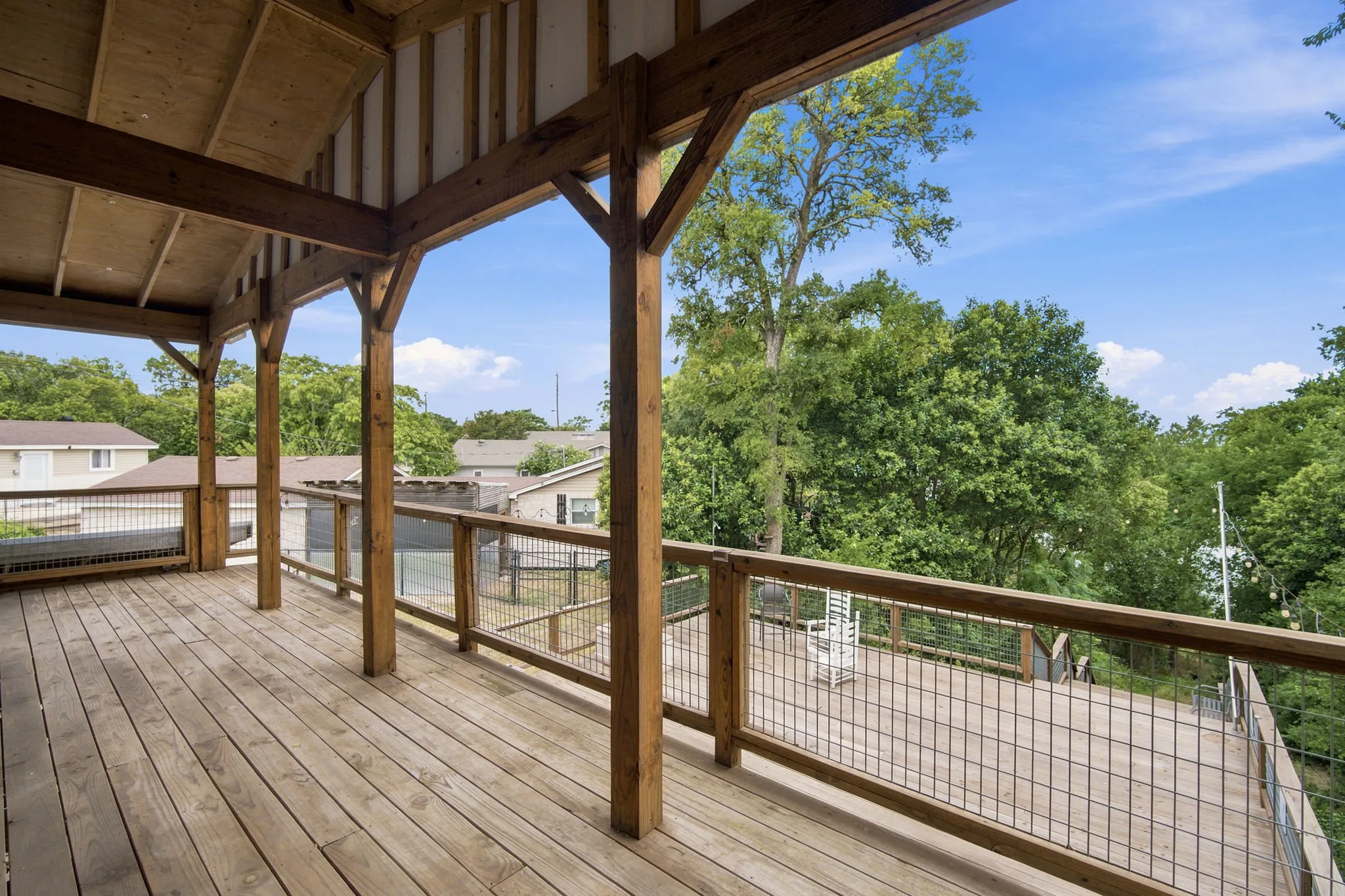 Single Family Residence For Sale in Hill County , 262 Mohon Drive, Whitney, Texas 76692, 5 Bedroom, 2 Bathroom, 2 Garage spaces, 2,144 Sqft, built in 1980, mls#21325537, Real Estate Agent in Whitney, Homes For Sale in Hill county, Homes For Sale in Whitney, Realtor in Whitney Texas, Real Estate Brokerage Independent Realty Texas, Luminita Cordes Realtor