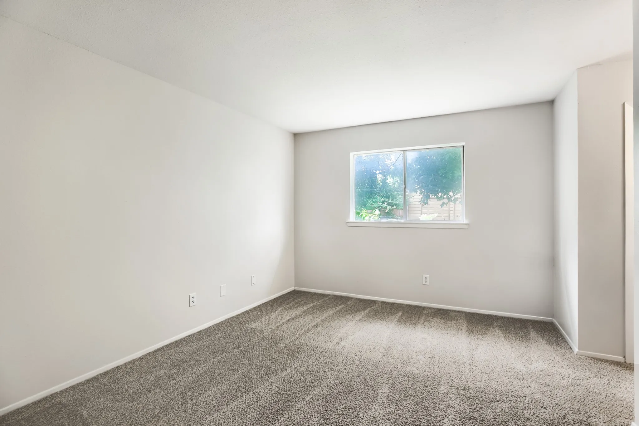 Single Family Residence For Sale in Dallas County , 1106 Intervale Drive, Garland, Texas 75043, 3 Bedroom, 2 Bathroom, 1 Garage spaces, 1,521 Sqft, built in 1966, mls#21330765, Real Estate Agent in Garland, Homes For Sale in Dallas county, Homes For Sale in Garland, Realtor in Garland Texas, Real Estate Brokerage Independent Realty Texas, Luminita Cordes Realtor