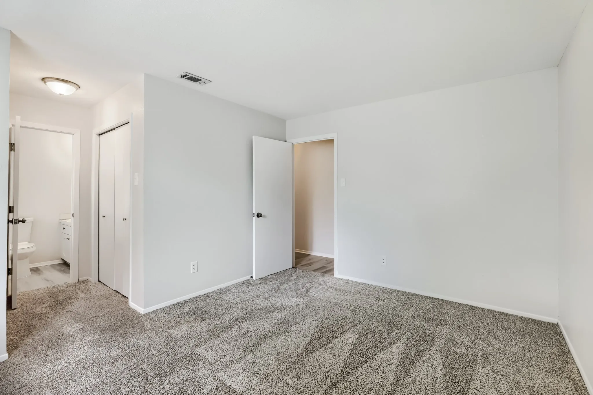 Single Family Residence For Sale in Dallas County , 1106 Intervale Drive, Garland, Texas 75043, 3 Bedroom, 2 Bathroom, 1 Garage spaces, 1,521 Sqft, built in 1966, mls#21330765, Real Estate Agent in Garland, Homes For Sale in Dallas county, Homes For Sale in Garland, Realtor in Garland Texas, Real Estate Brokerage Independent Realty Texas, Luminita Cordes Realtor
