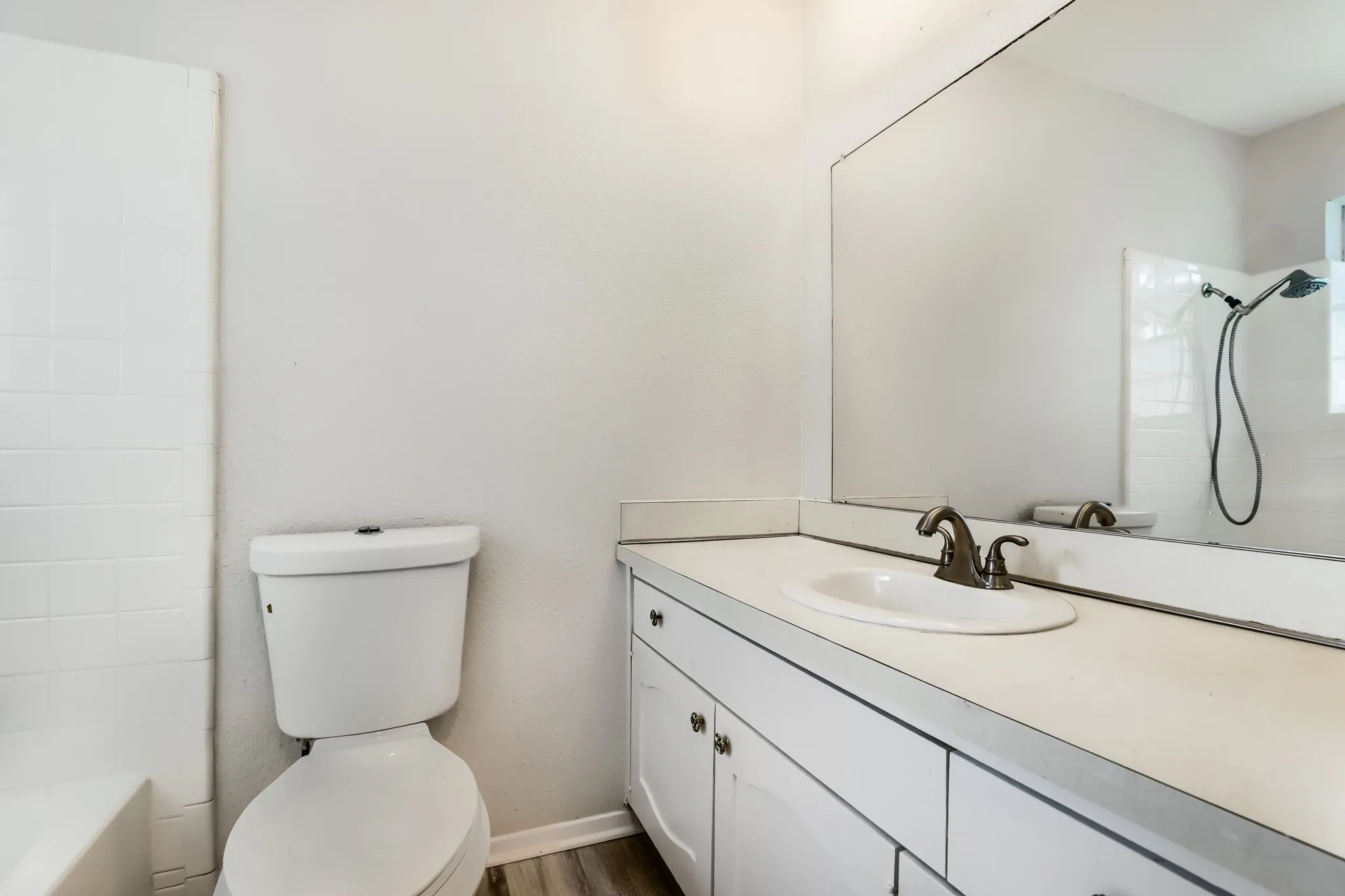 Single Family Residence For Sale in Dallas County , 1106 Intervale Drive, Garland, Texas 75043, 3 Bedroom, 2 Bathroom, 1 Garage spaces, 1,521 Sqft, built in 1966, mls#21330765, Real Estate Agent in Garland, Homes For Sale in Dallas county, Homes For Sale in Garland, Realtor in Garland Texas, Real Estate Brokerage Independent Realty Texas, Luminita Cordes Realtor