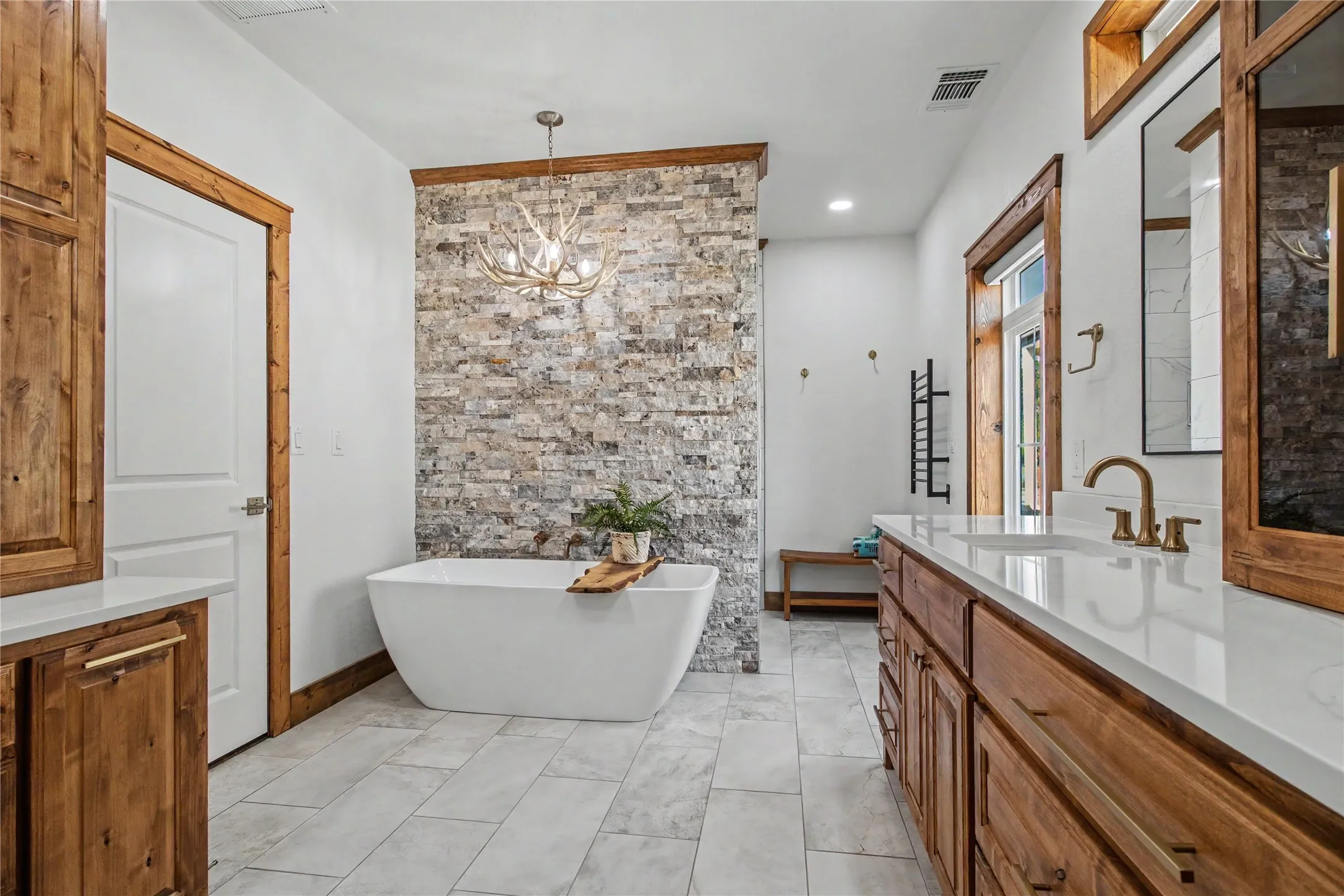 Single Family Residence For Sale in Young County , 451 Rosser Ranch Road, Graham, Texas 76450, 4 Bedroom, 3 Bathroom, Garage spaces, 3,822 Sqft, built in 2010, mls#21256048, Real Estate Agent in Graham, Homes For Sale in Young county, Homes For Sale in Graham, Realtor in Graham Texas, Real Estate Brokerage Independent Realty Texas, Luminita Cordes Realtor