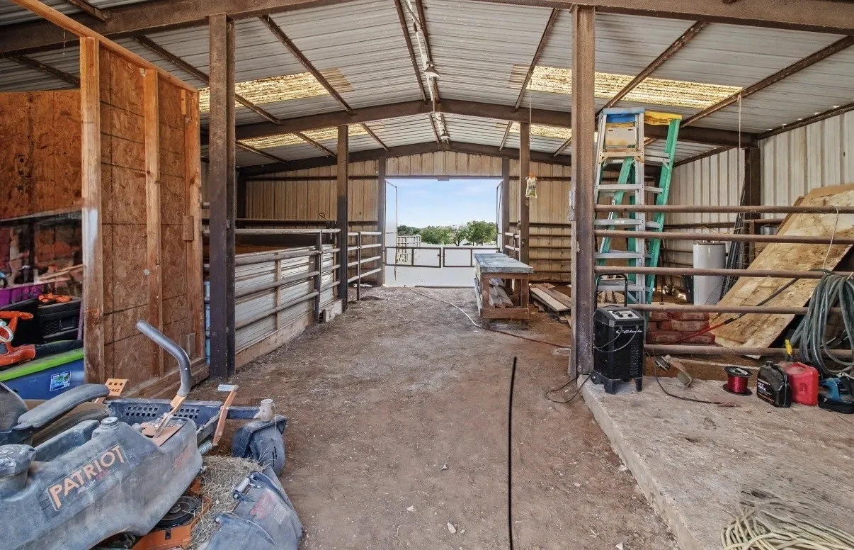 Single Family Residence For Sale in Young County , 451 Rosser Ranch Road, Graham, Texas 76450, 4 Bedroom, 3 Bathroom, Garage spaces, 3,822 Sqft, built in 2010, mls#21256048, Real Estate Agent in Graham, Homes For Sale in Young county, Homes For Sale in Graham, Realtor in Graham Texas, Real Estate Brokerage Independent Realty Texas, Luminita Cordes Realtor