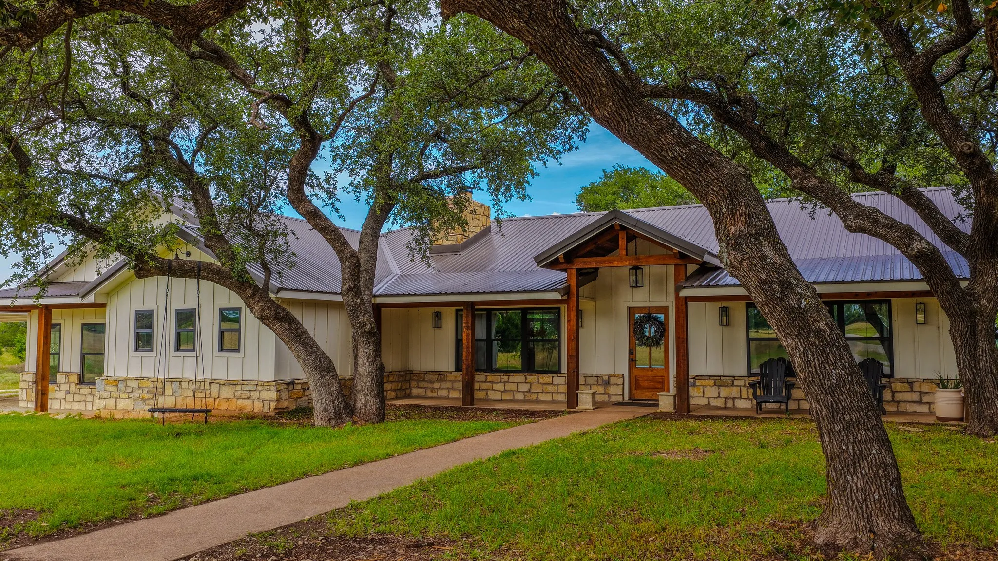 Single Family Residence For Sale in Young County , 451 Rosser Ranch Road, Graham, Texas 76450, 4 Bedroom, 3 Bathroom, Garage spaces, 3,822 Sqft, built in 2010, mls#21256048, Real Estate Agent in Graham, Homes For Sale in Young county, Homes For Sale in Graham, Realtor in Graham Texas, Real Estate Brokerage Independent Realty Texas, Luminita Cordes Realtor