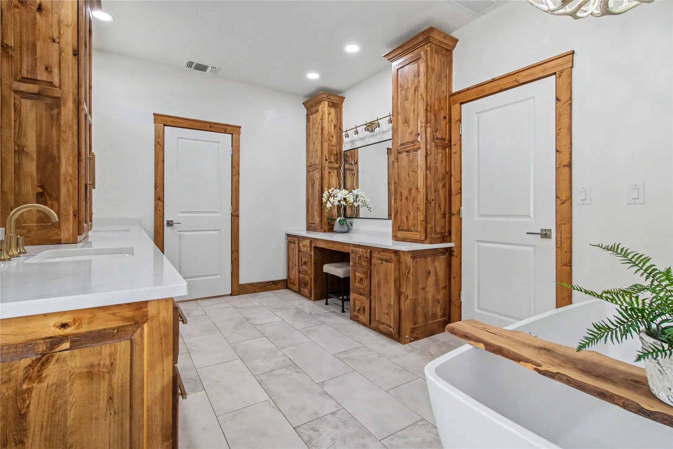 Single Family Residence For Sale in Young County , 451 Rosser Ranch Road, Graham, Texas 76450, 4 Bedroom, 3 Bathroom, Garage spaces, 3,822 Sqft, built in 2010, mls#21256048, Real Estate Agent in Graham, Homes For Sale in Young county, Homes For Sale in Graham, Realtor in Graham Texas, Real Estate Brokerage Independent Realty Texas, Luminita Cordes Realtor