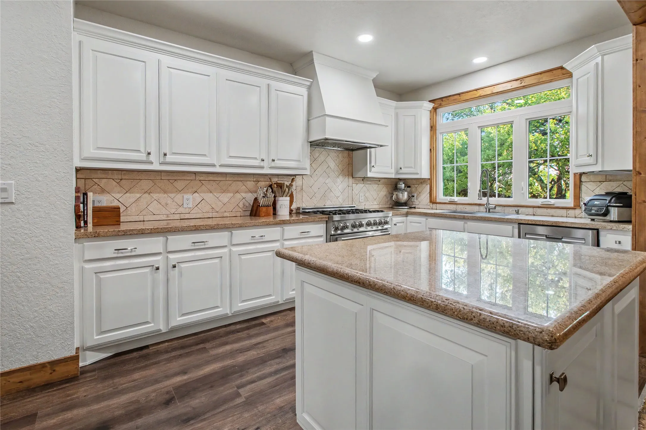 Single Family Residence For Sale in Young County , 451 Rosser Ranch Road, Graham, Texas 76450, 4 Bedroom, 3 Bathroom, Garage spaces, 3,822 Sqft, built in 2010, mls#21256048, Real Estate Agent in Graham, Homes For Sale in Young county, Homes For Sale in Graham, Realtor in Graham Texas, Real Estate Brokerage Independent Realty Texas, Luminita Cordes Realtor