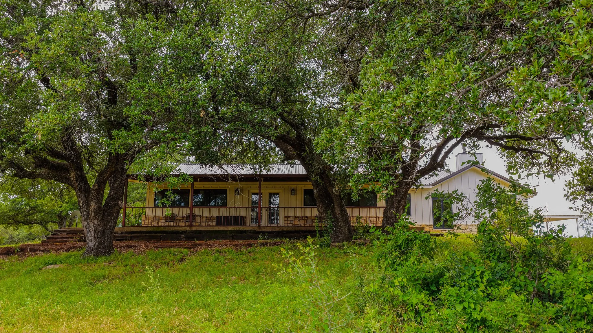 Single Family Residence For Sale in Young County , 451 Rosser Ranch Road, Graham, Texas 76450, 4 Bedroom, 3 Bathroom, Garage spaces, 3,822 Sqft, built in 2010, mls#21256048, Real Estate Agent in Graham, Homes For Sale in Young county, Homes For Sale in Graham, Realtor in Graham Texas, Real Estate Brokerage Independent Realty Texas, Luminita Cordes Realtor