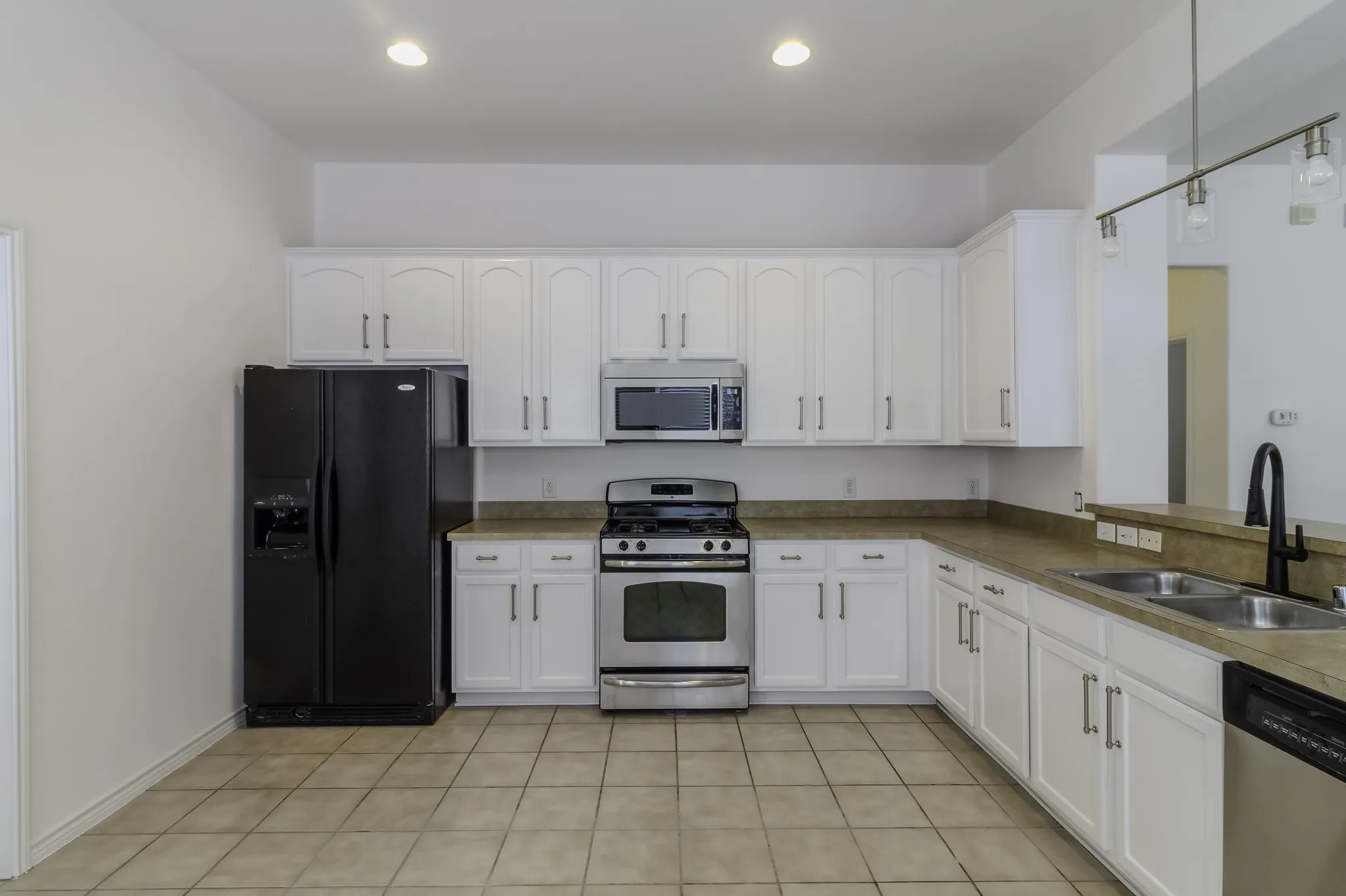 Single Family Residence For Sale in Denton County , 1609 Jasmine Trail, Savannah, Texas 76227, 3 Bedroom, 2 Bathroom, 2 Garage spaces, 1,350 Sqft, built in 2005, mls#21333090, Real Estate Agent in Savannah, Homes For Sale in Denton county, Homes For Sale in Savannah, Realtor in Savannah Texas, Real Estate Brokerage Independent Realty Texas, Luminita Cordes Realtor