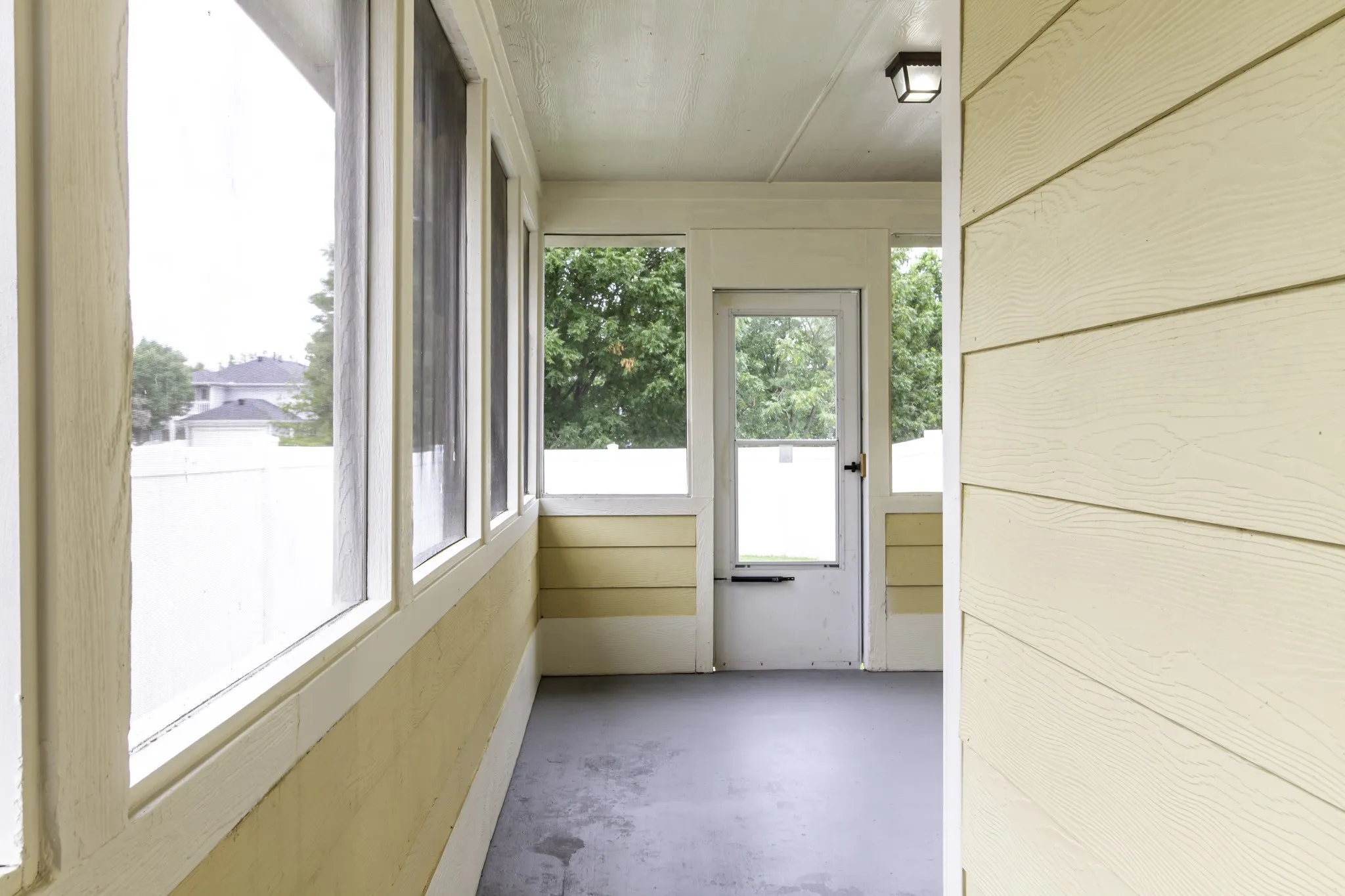 Single Family Residence For Sale in Denton County , 1609 Jasmine Trail, Savannah, Texas 76227, 3 Bedroom, 2 Bathroom, 2 Garage spaces, 1,350 Sqft, built in 2005, mls#21333090, Real Estate Agent in Savannah, Homes For Sale in Denton county, Homes For Sale in Savannah, Realtor in Savannah Texas, Real Estate Brokerage Independent Realty Texas, Luminita Cordes Realtor